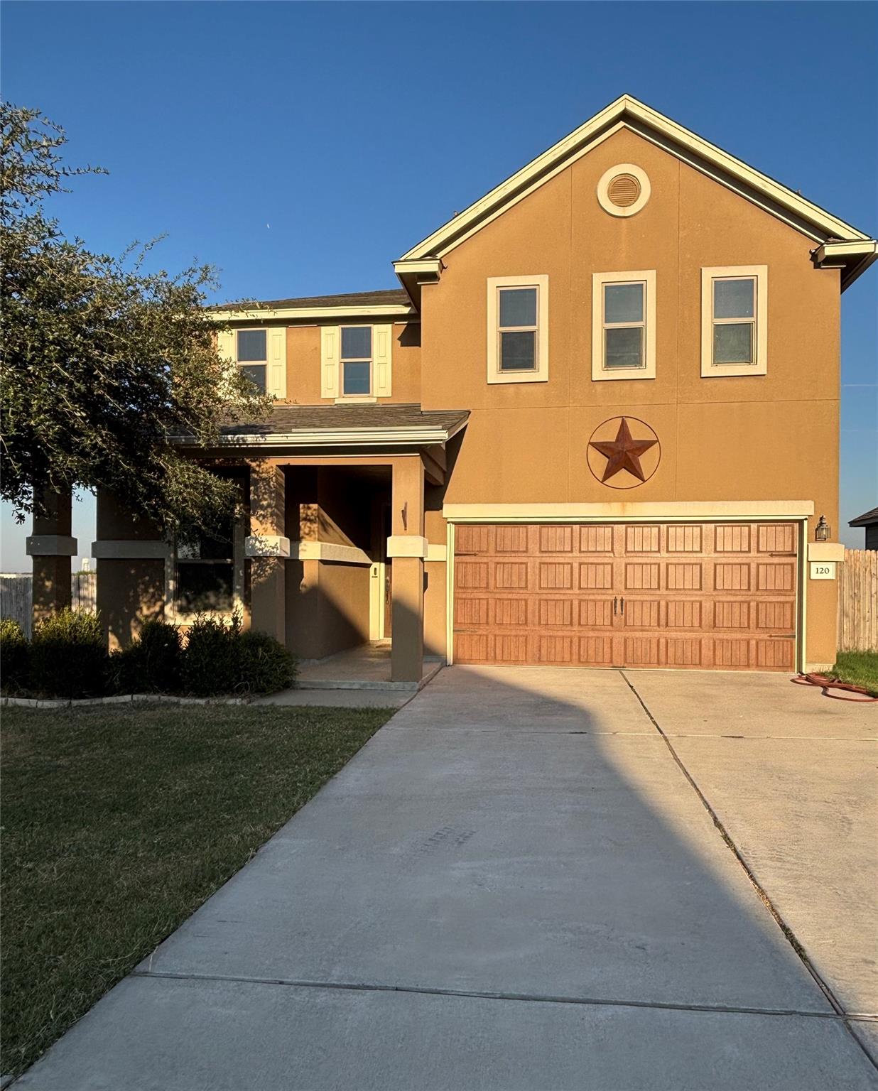120 Schuylerville Dr, Elgin, TX 78621