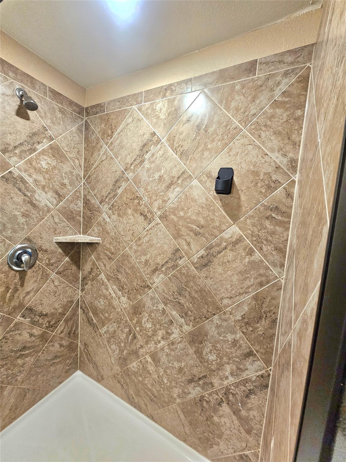 120 Schuylerville Dr, Elgin, TX 78621