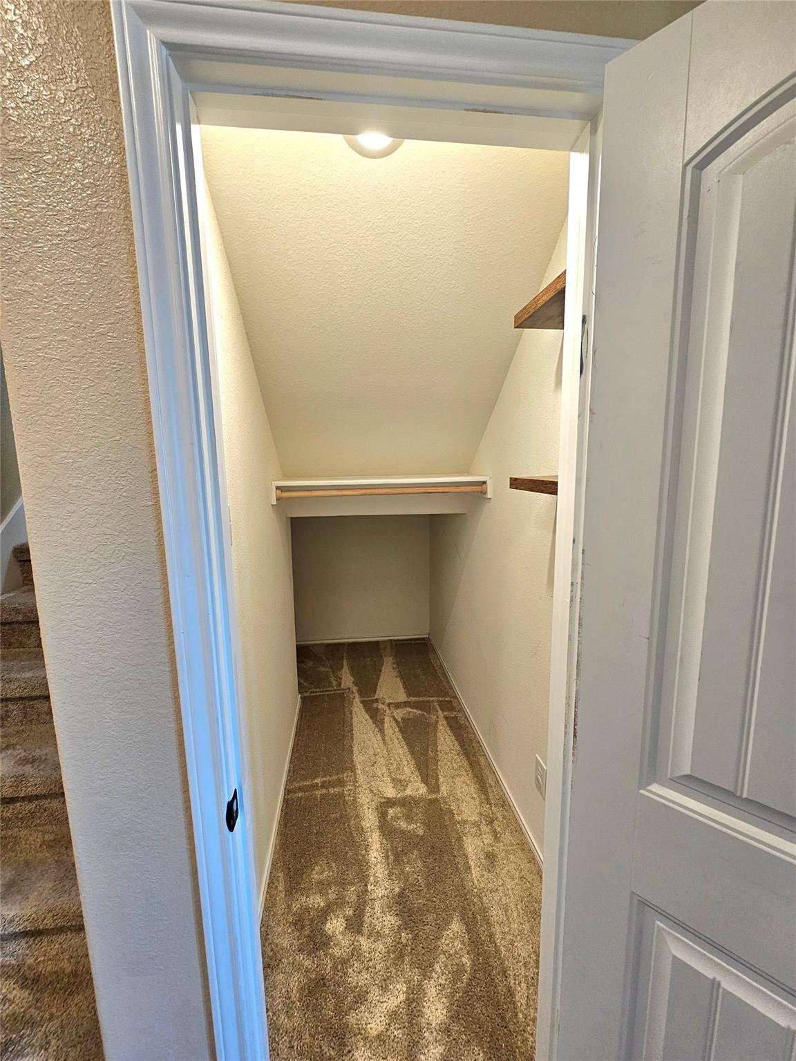 120 Schuylerville Dr, Elgin, TX 78621