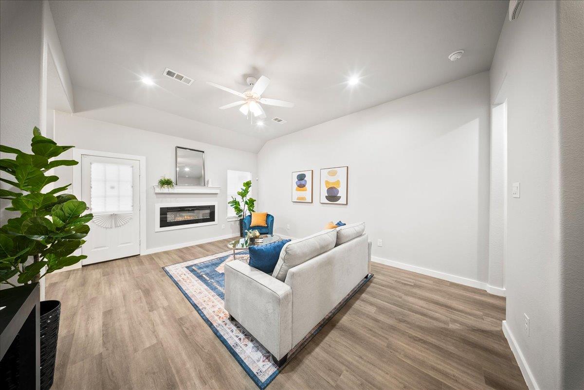 1624 E Collin St, Corsicana, TX 75110