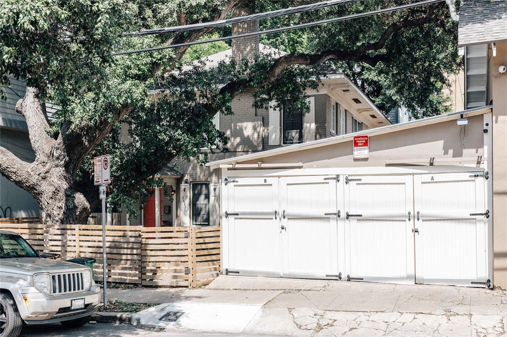 2623 Salado St, Austin, TX 78705