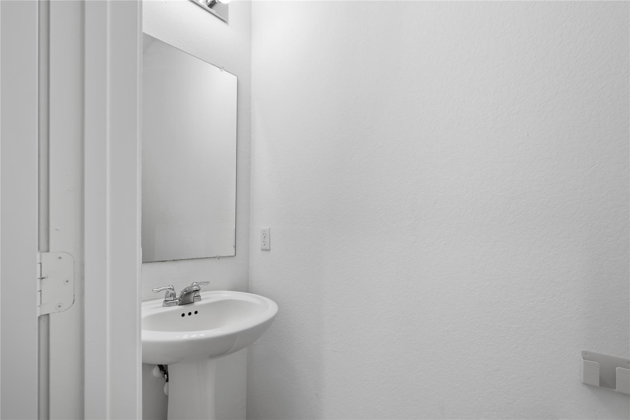 148 Rowdy Yates Way, Jarrell, TX 76537