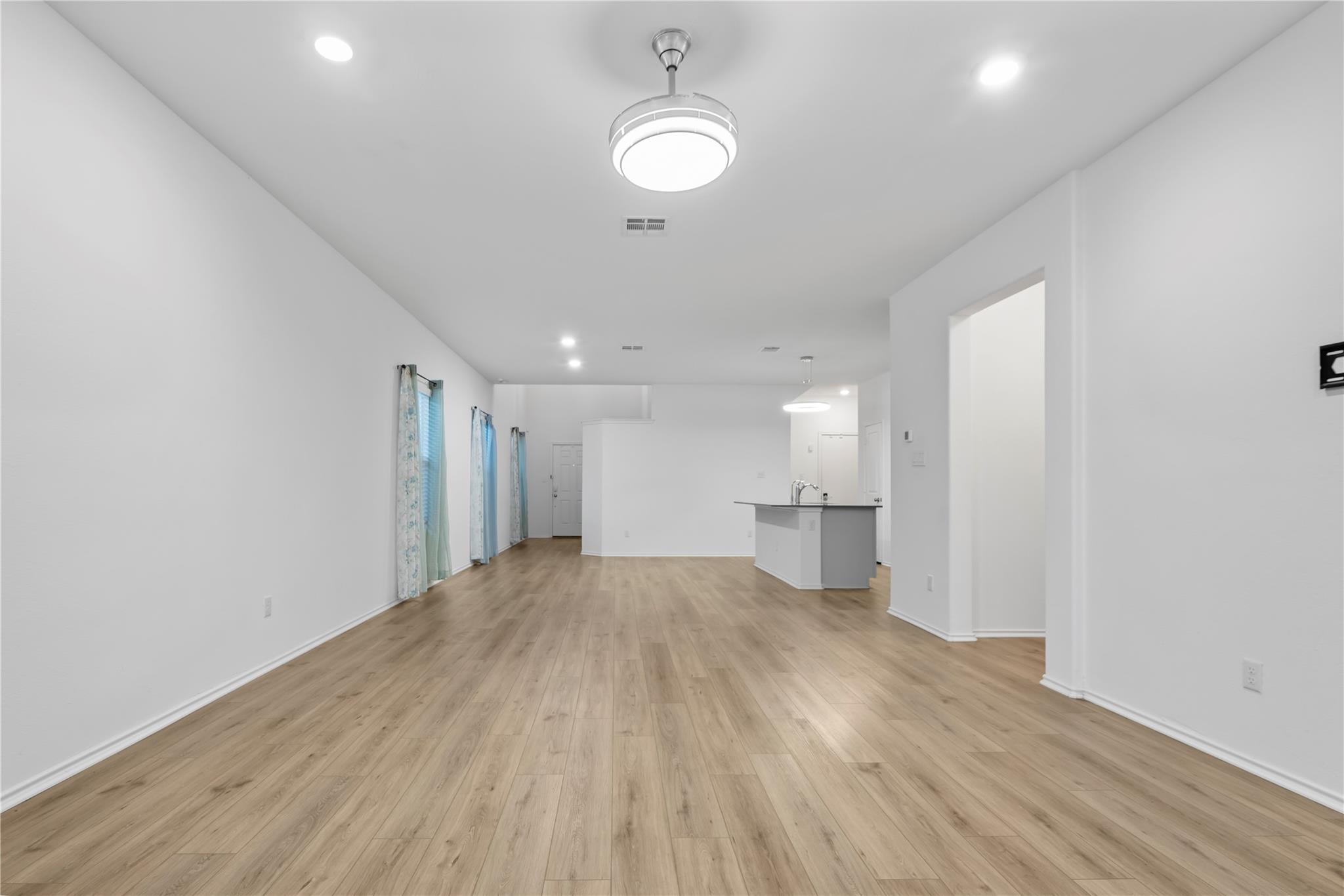 148 Rowdy Yates Way, Jarrell, TX 76537