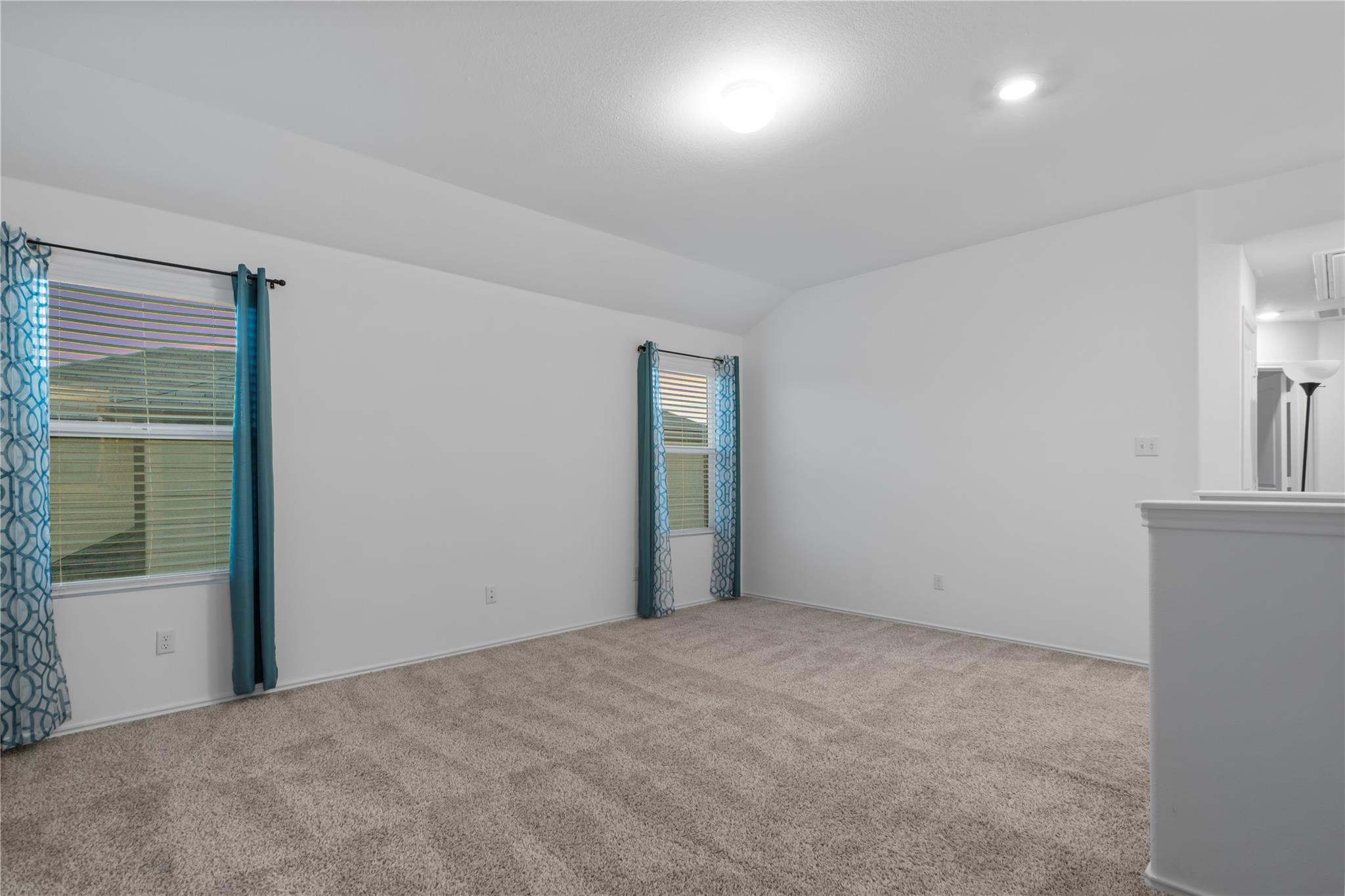 148 Rowdy Yates Way, Jarrell, TX 76537