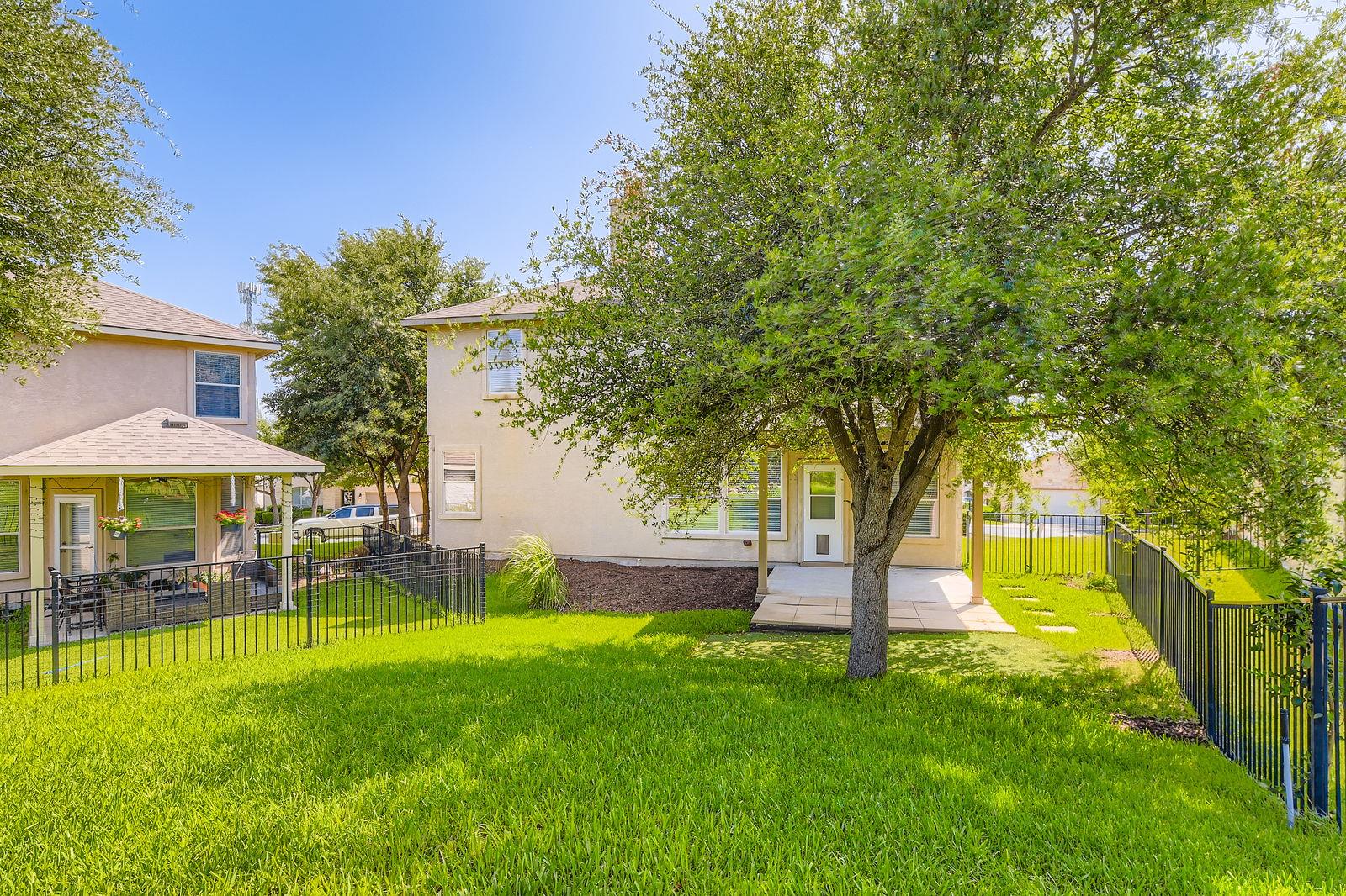 65 White Magnolia Cir, Lakeway, TX 78734