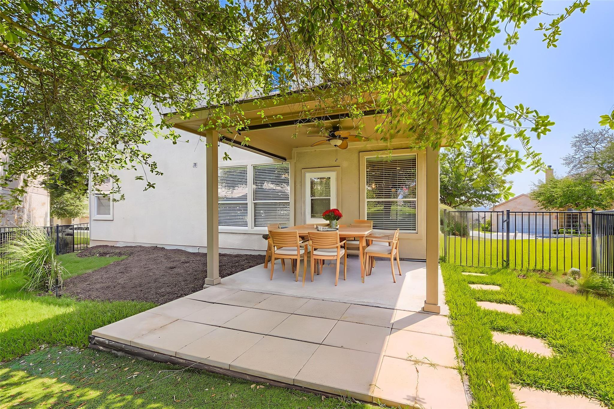 65 White Magnolia Cir, Lakeway, TX 78734