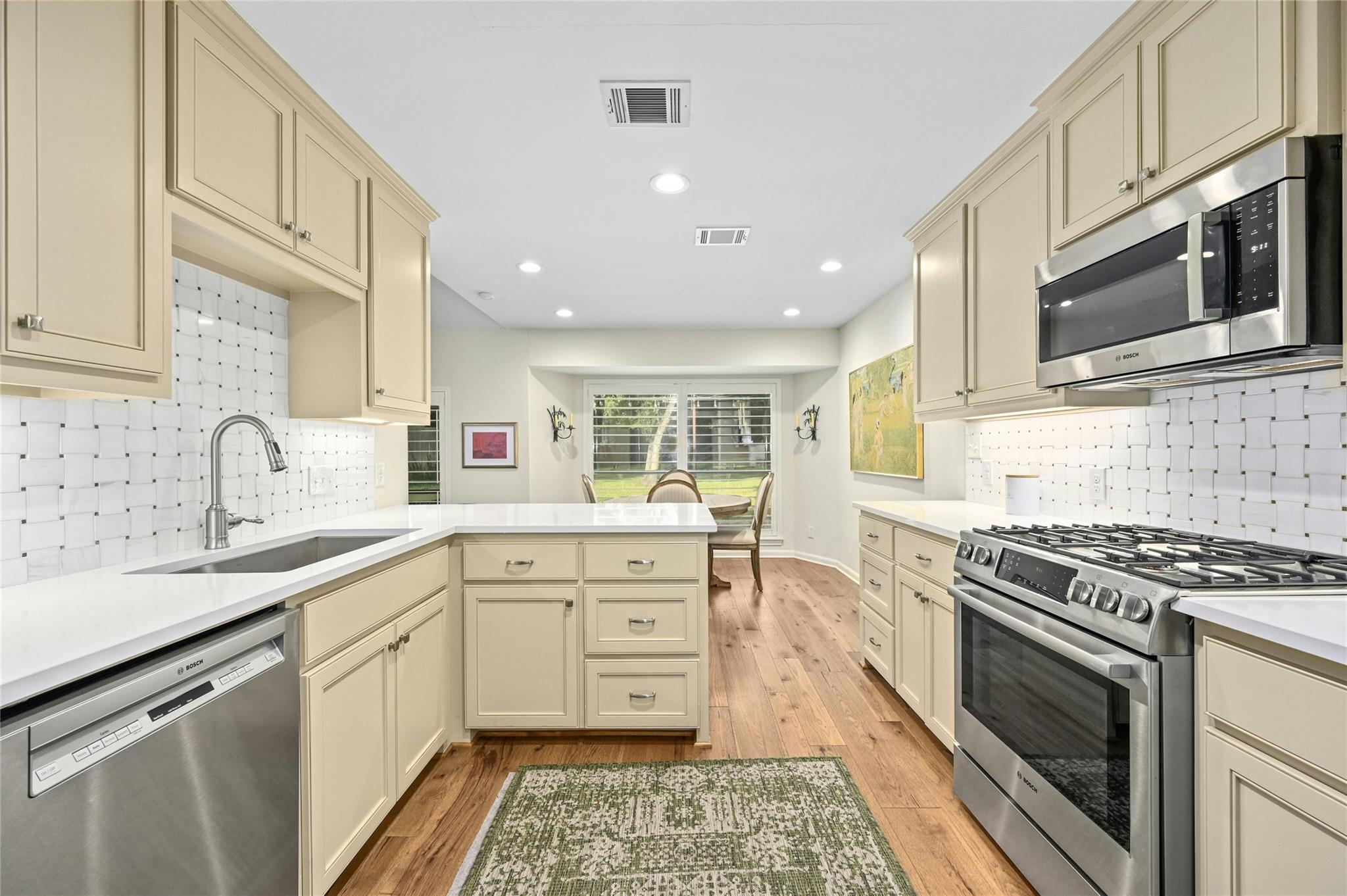 3117 Thousand Oaks Dr, Austin, TX 78746