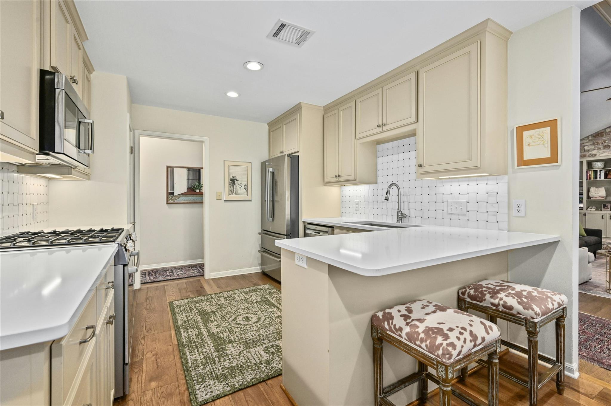 3117 Thousand Oaks Dr, Austin, TX 78746