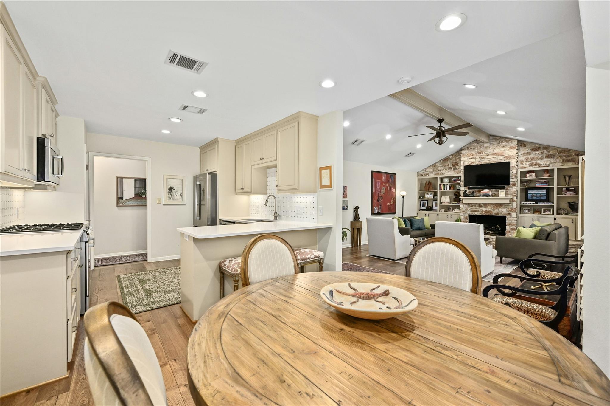 3117 Thousand Oaks Dr, Austin, TX 78746