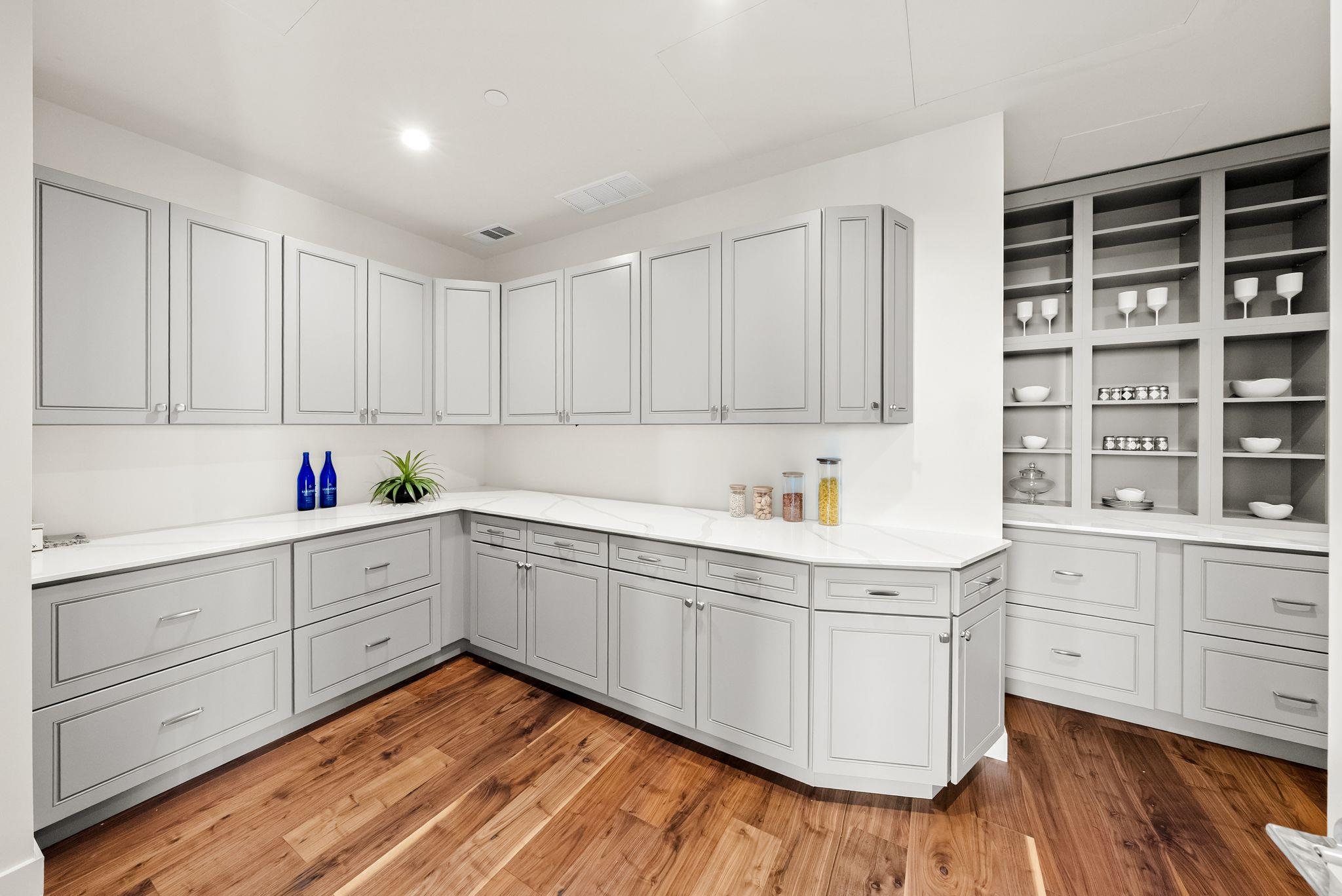 44 East Ave # 4502, Austin, TX 78701