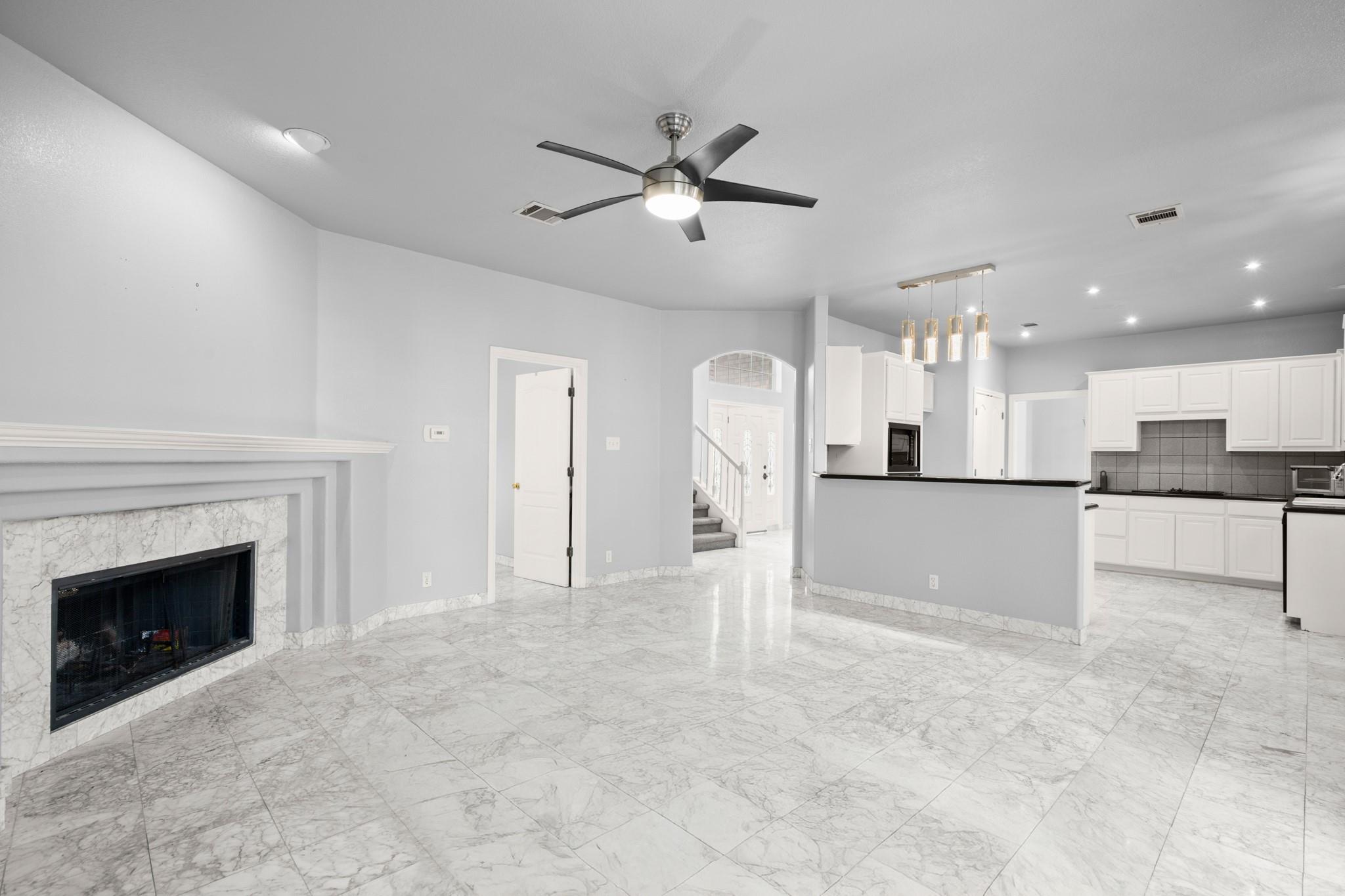 214 Hazeltine Dr, Lakeway, TX 78734