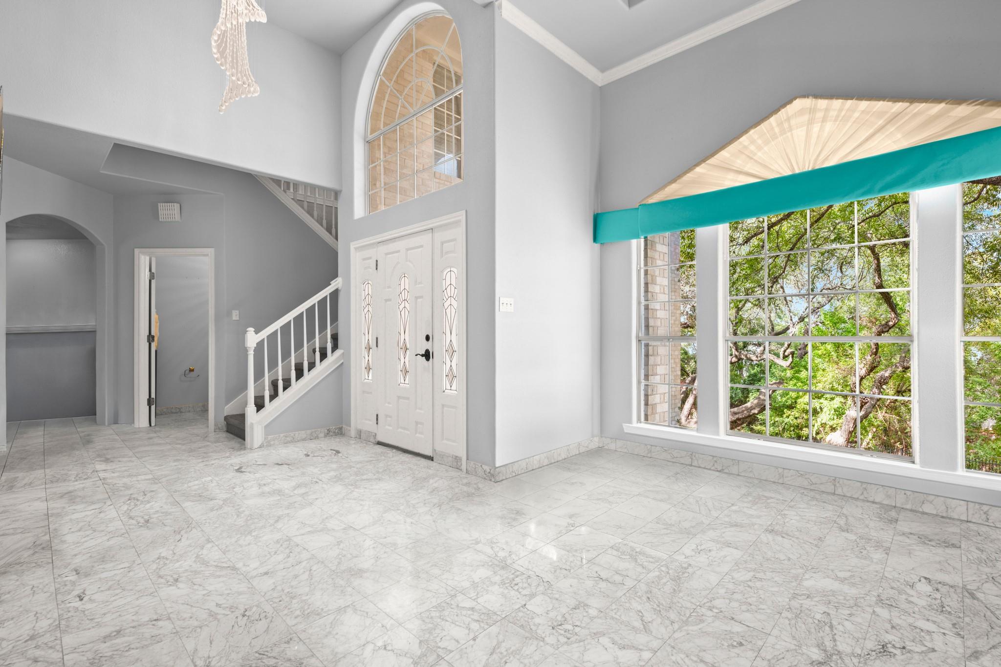 214 Hazeltine Dr, Lakeway, TX 78734