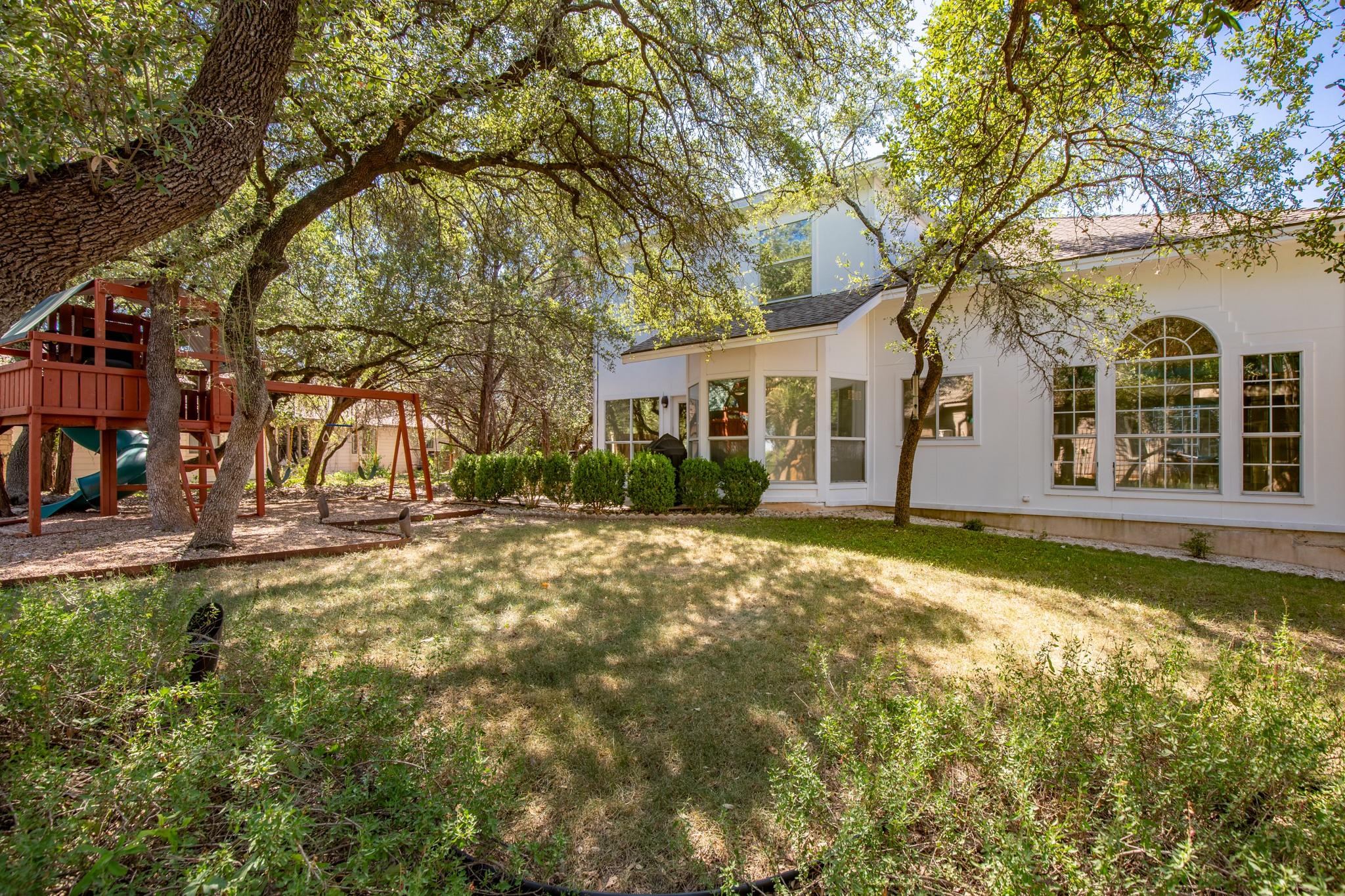 214 Hazeltine Dr, Lakeway, TX 78734