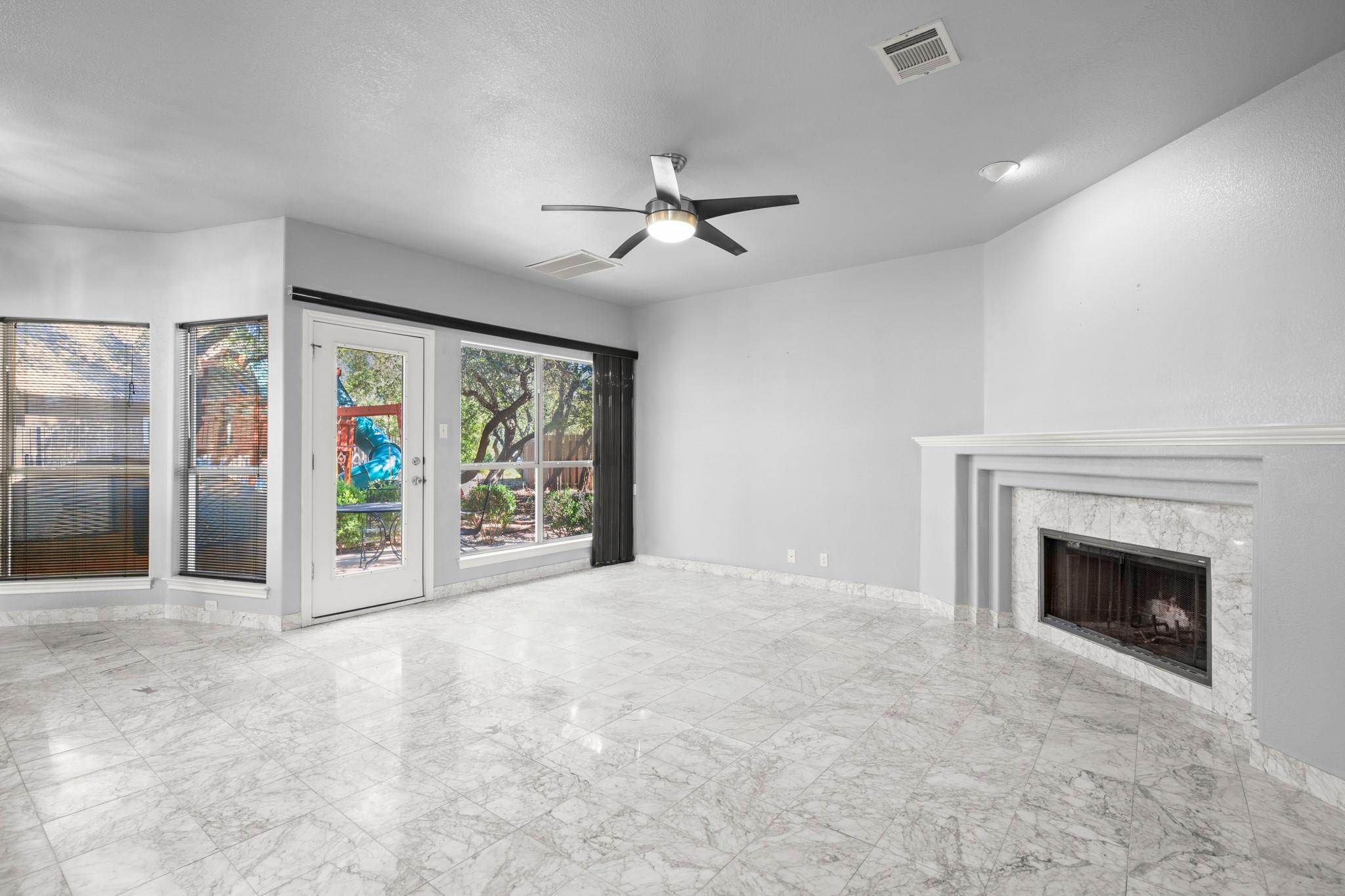 214 Hazeltine Dr, Lakeway, TX 78734