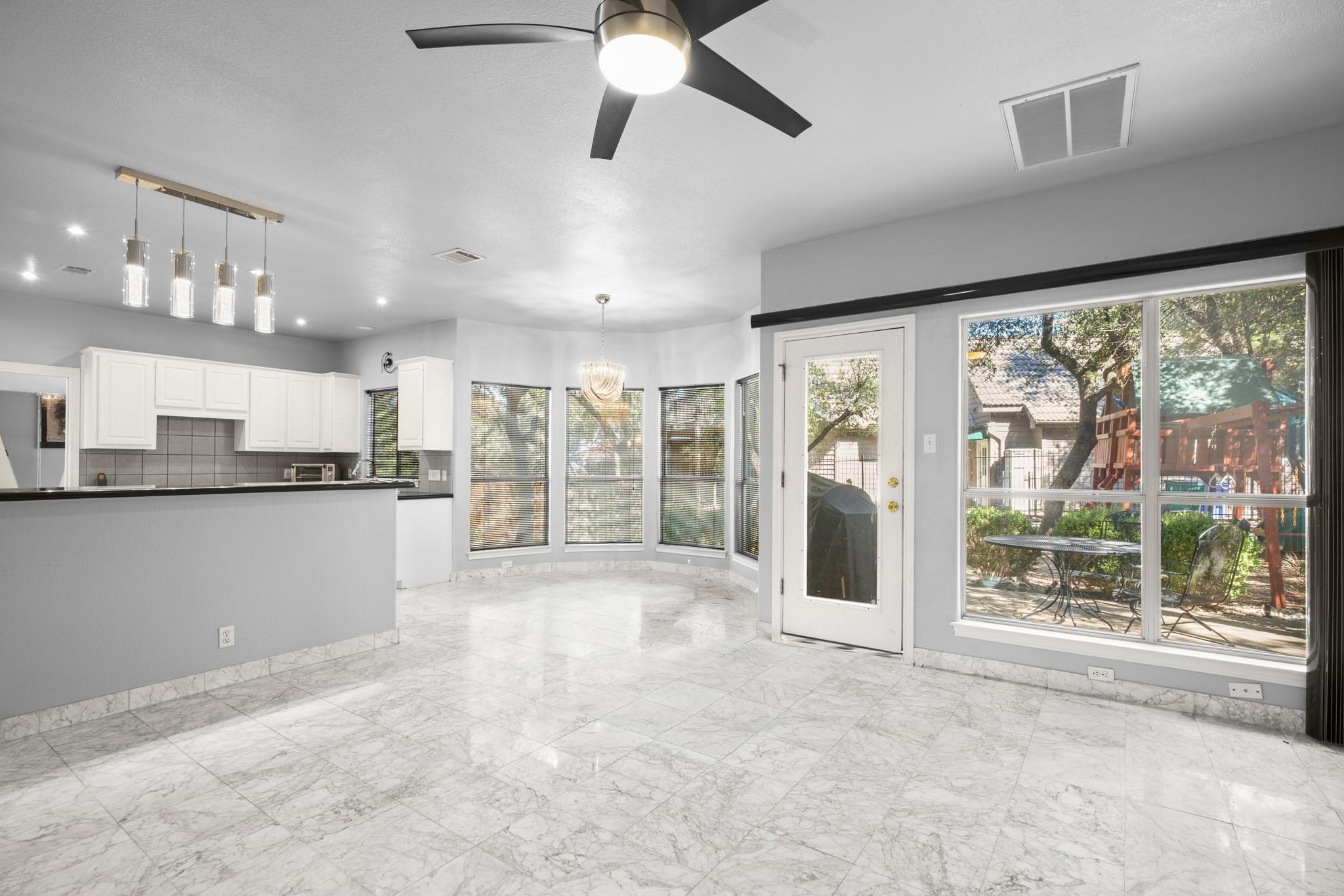 214 Hazeltine Dr, Lakeway, TX 78734