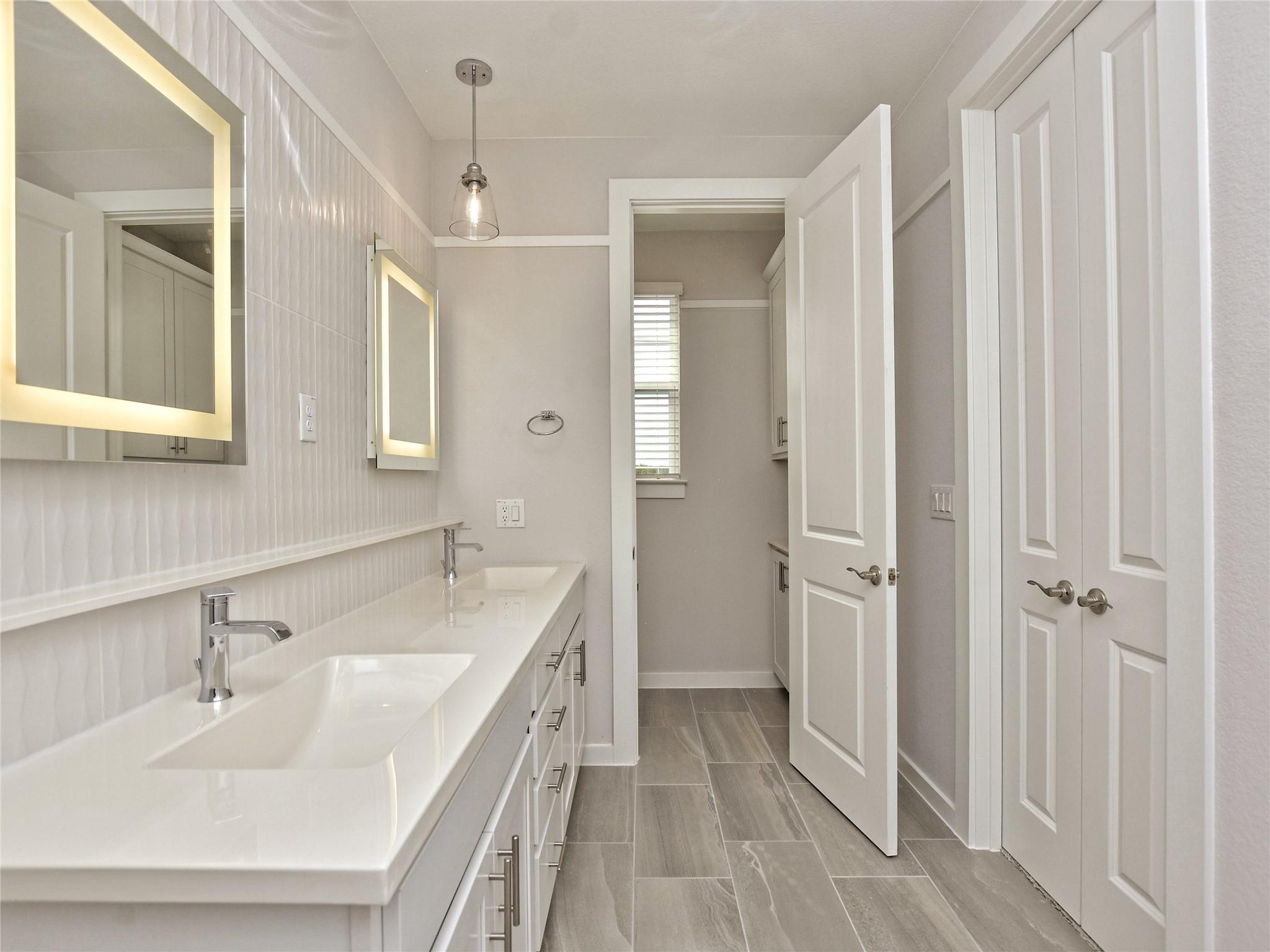 12001 Vista Parke Dr # 903, Austin, TX 78726