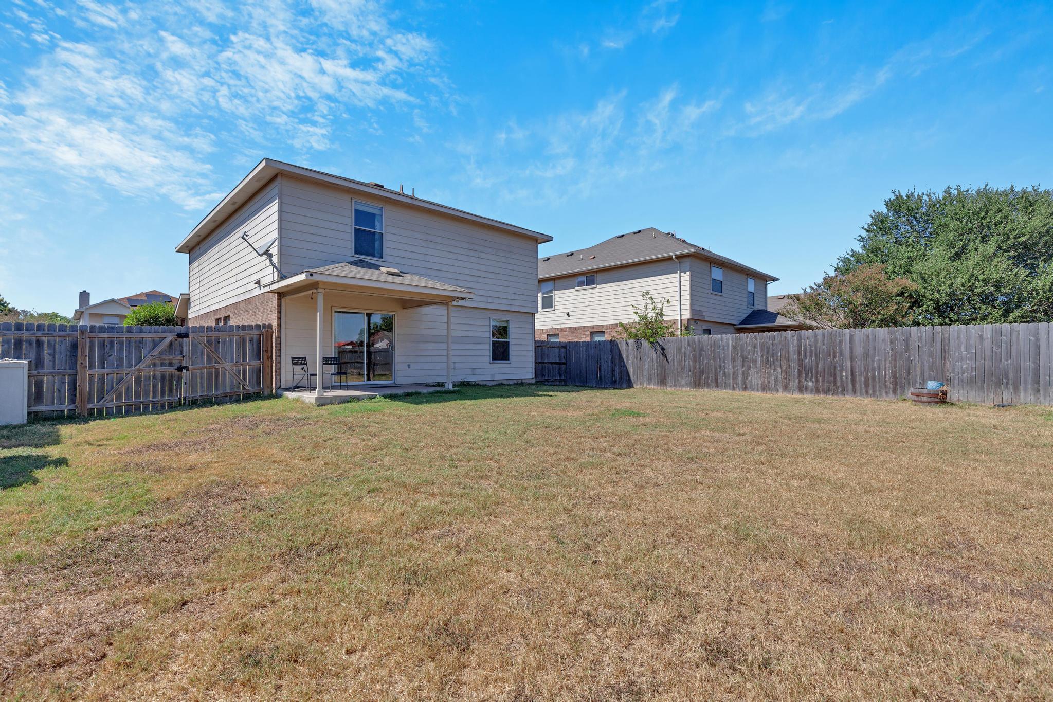111 S Creekbend Dr, Hutto, TX 78634