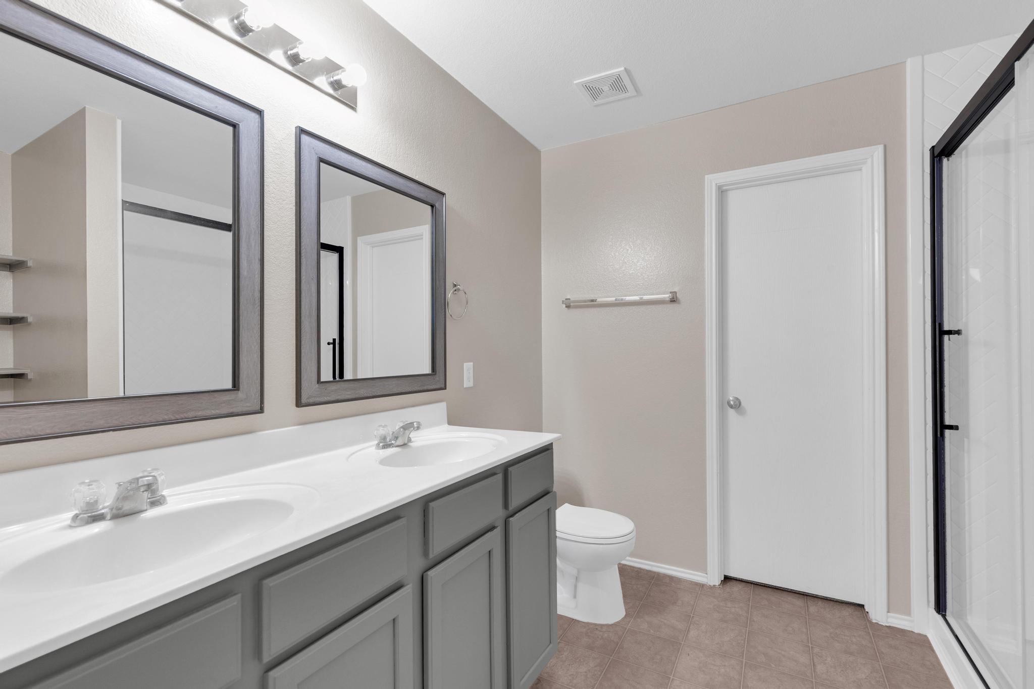 111 S Creekbend Dr, Hutto, TX 78634