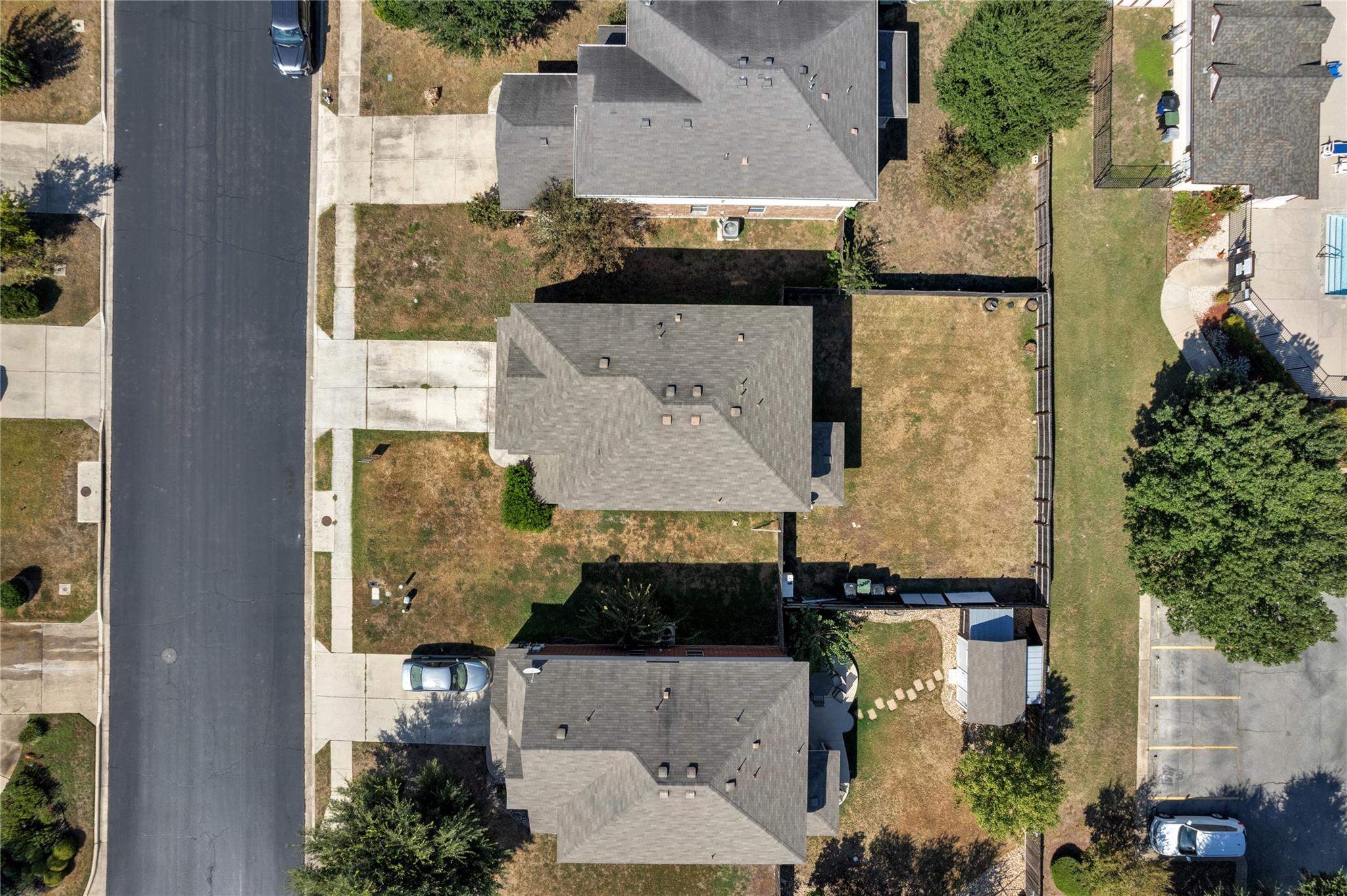 111 S Creekbend Dr, Hutto, TX 78634