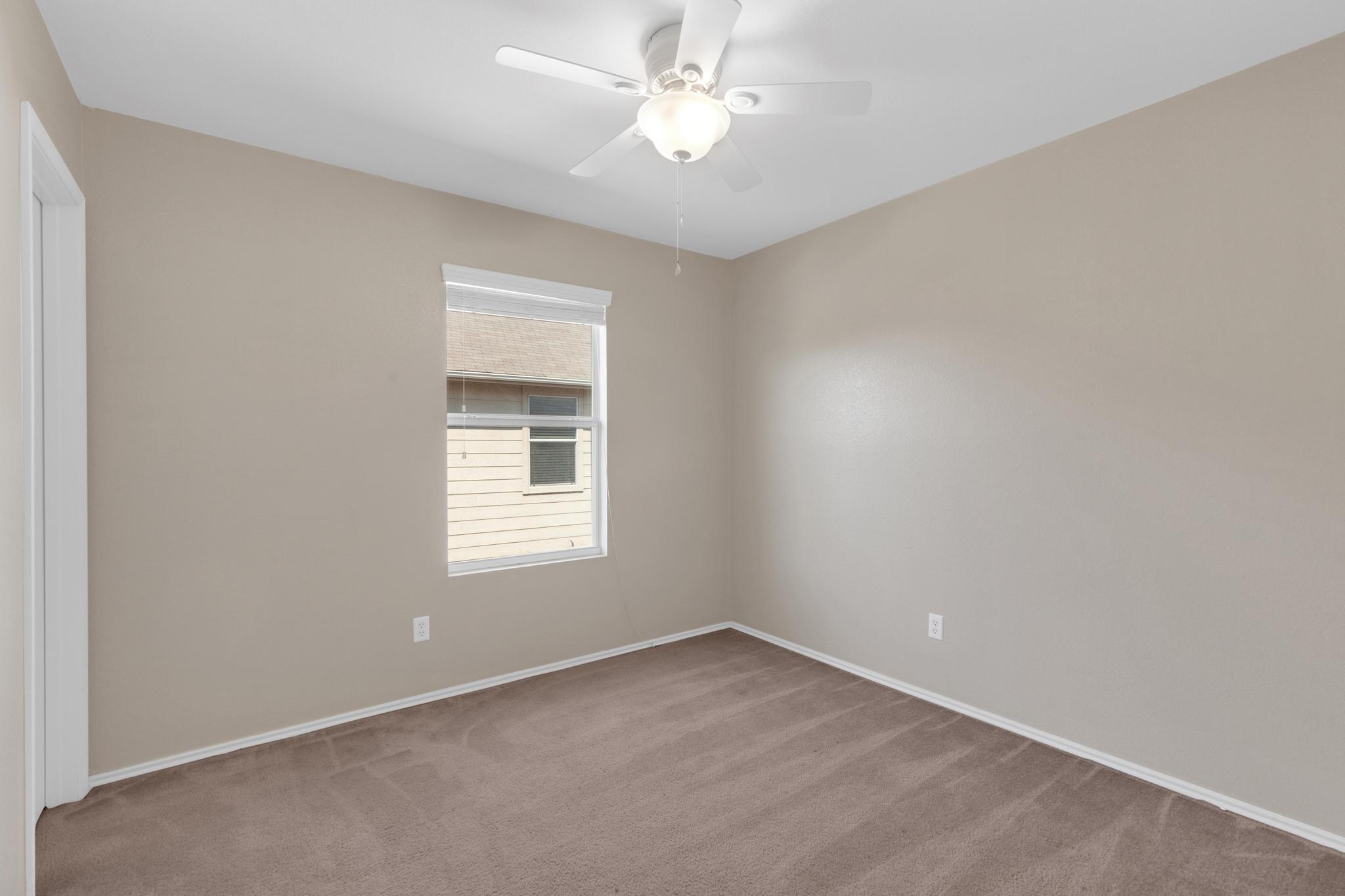 111 S Creekbend Dr, Hutto, TX 78634