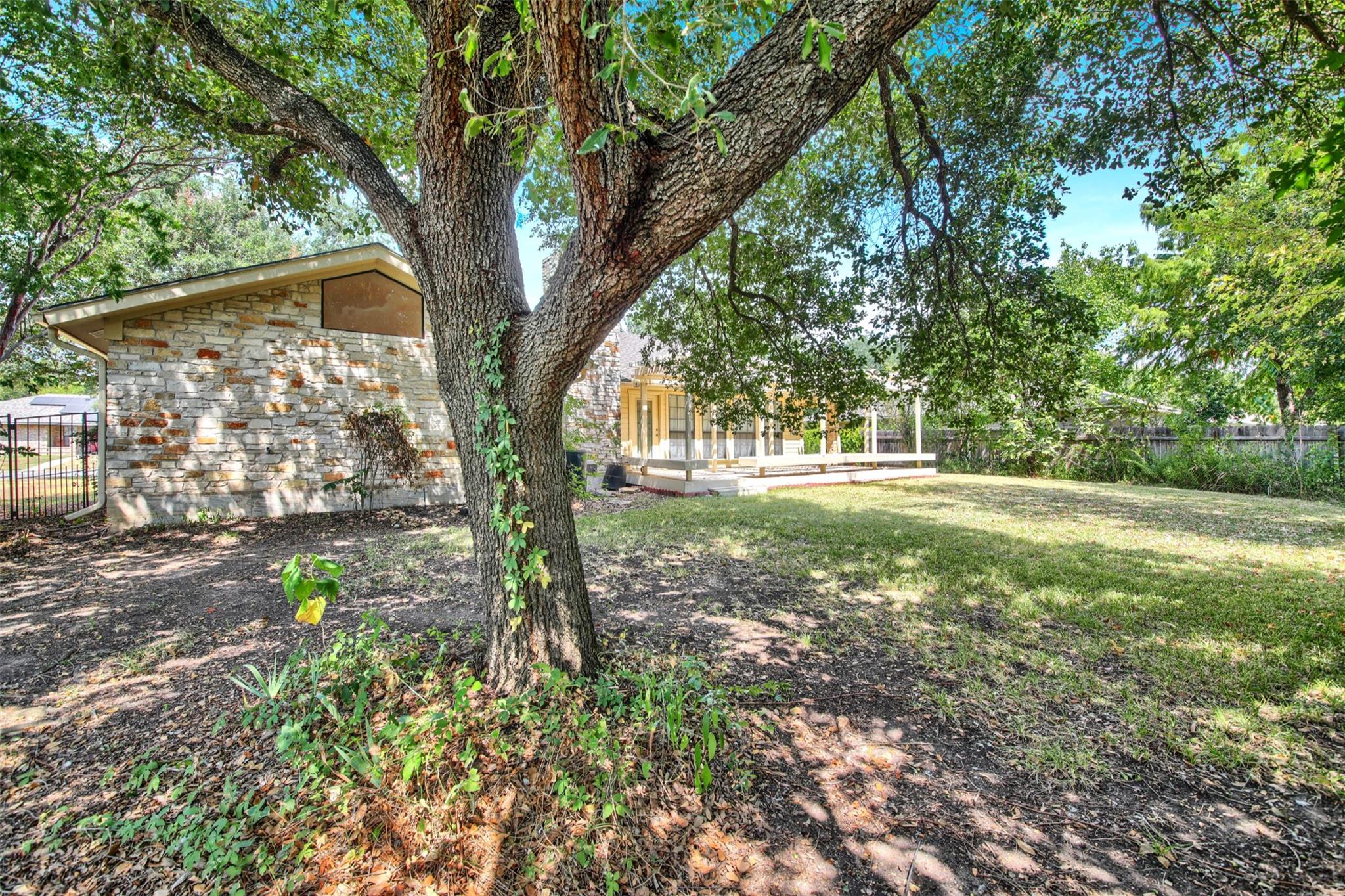 1403 Stone Ridge Dr, Taylor, TX 76574