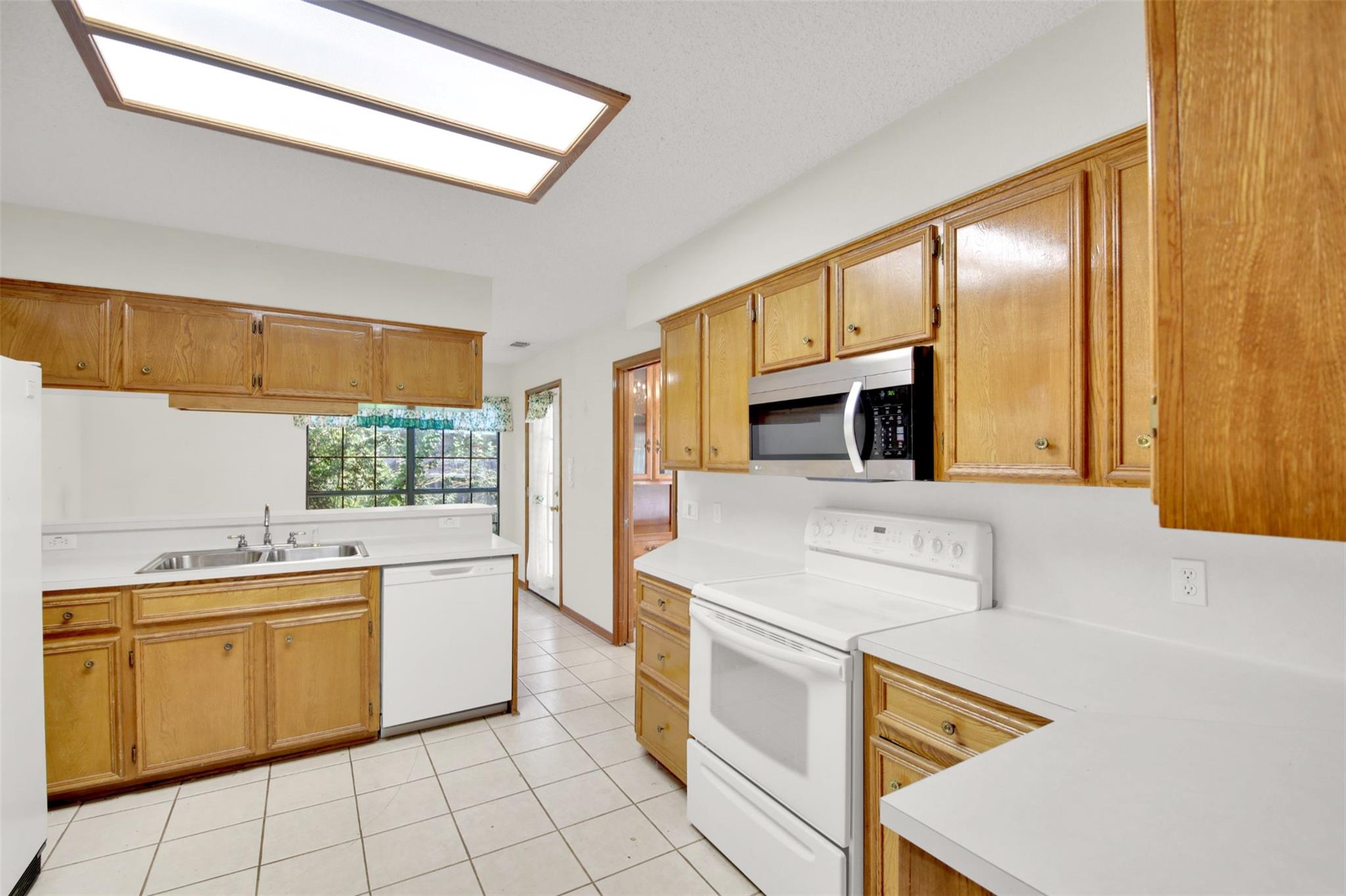 1403 Stone Ridge Dr, Taylor, TX 76574