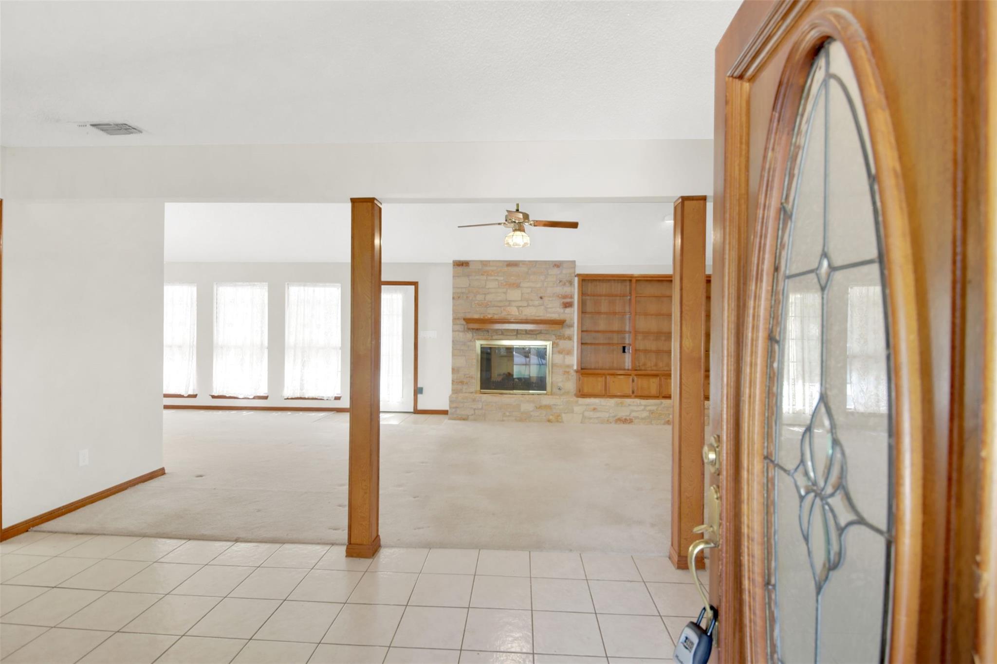 1403 Stone Ridge Dr, Taylor, TX 76574