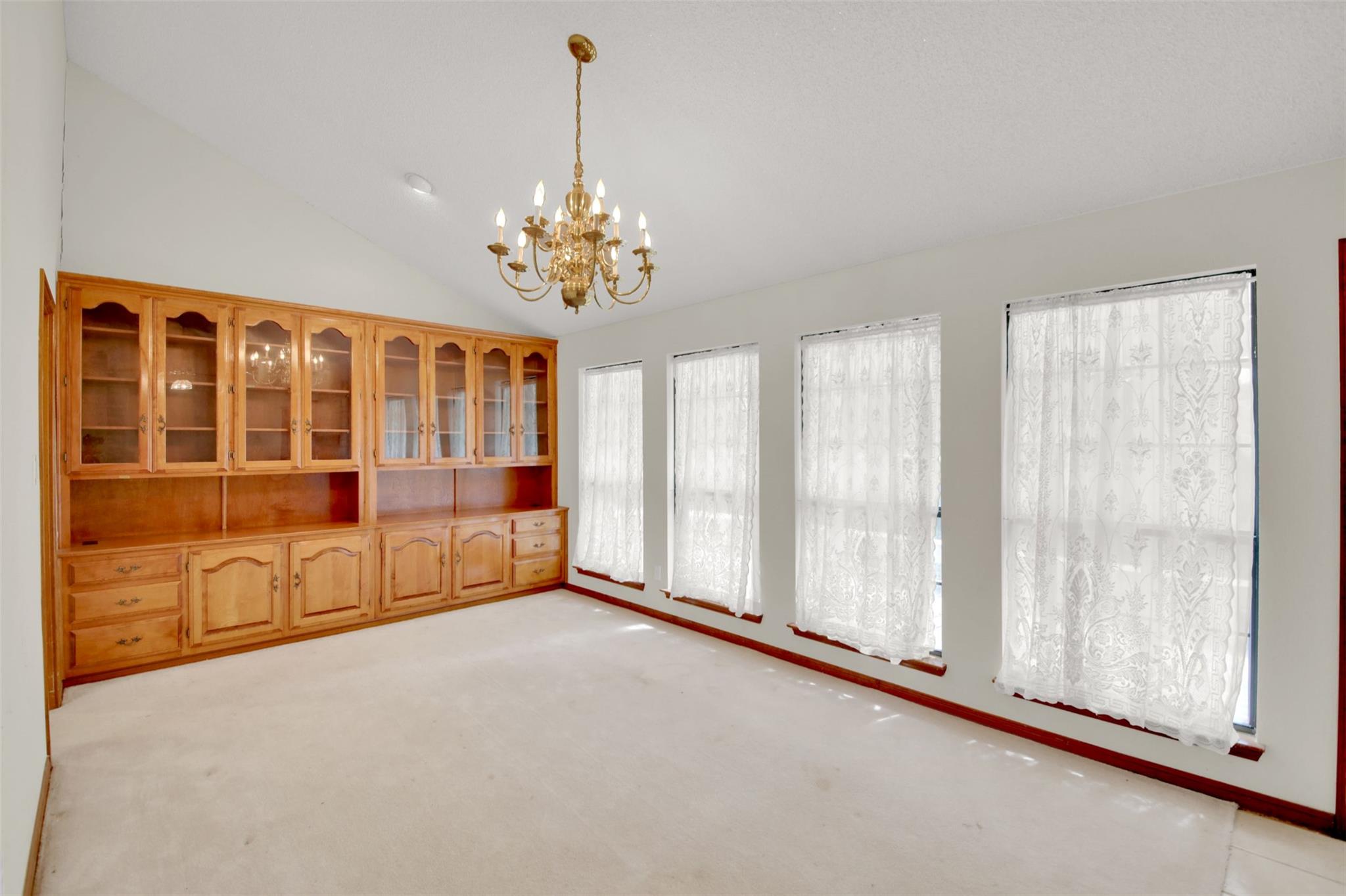 1403 Stone Ridge Dr, Taylor, TX 76574