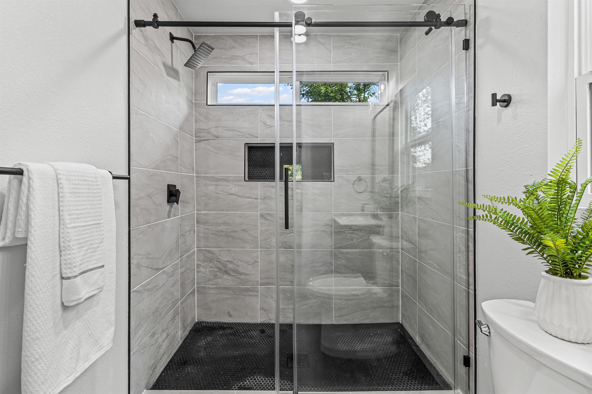 1601 N Redondo Dr, Austin, TX 78721