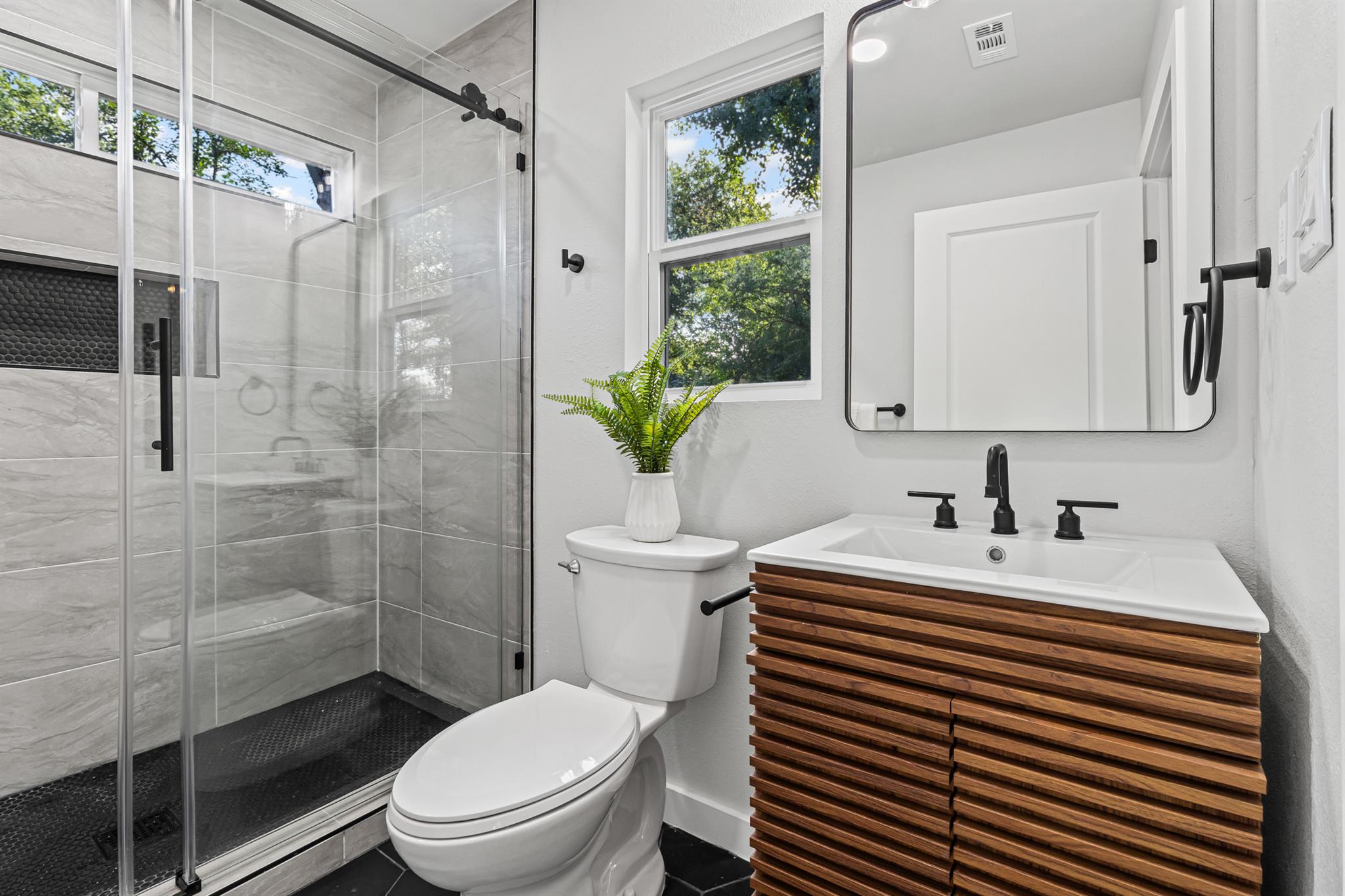 1601 N Redondo Dr, Austin, TX 78721