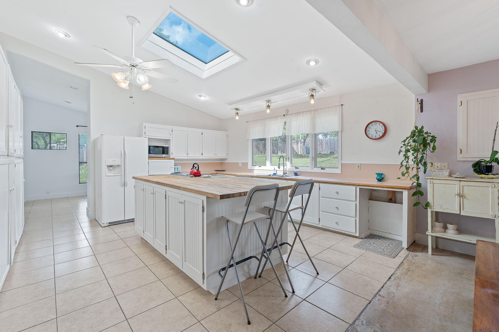 8705 S View Rd, Austin, TX 78737