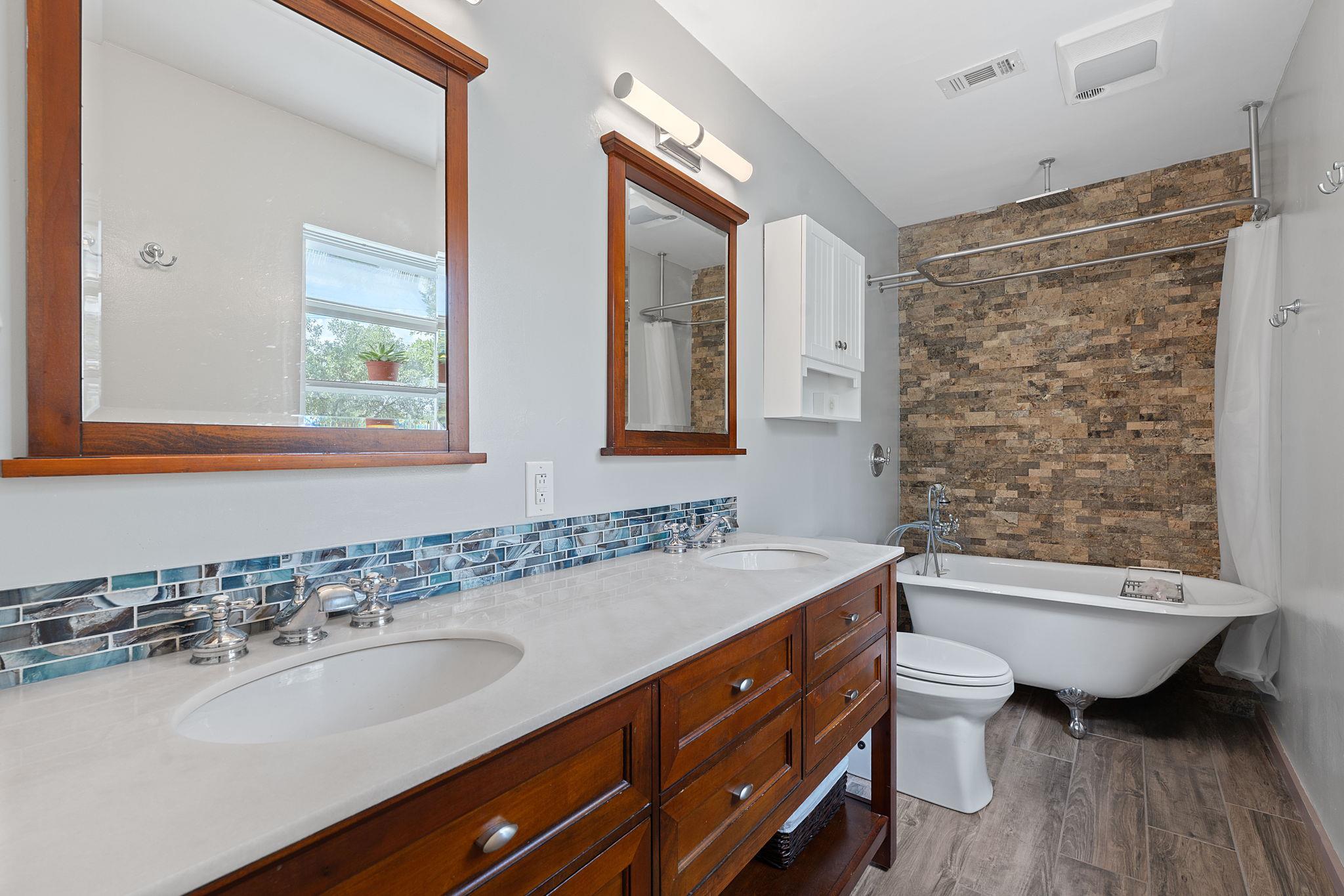 8705 S View Rd, Austin, TX 78737