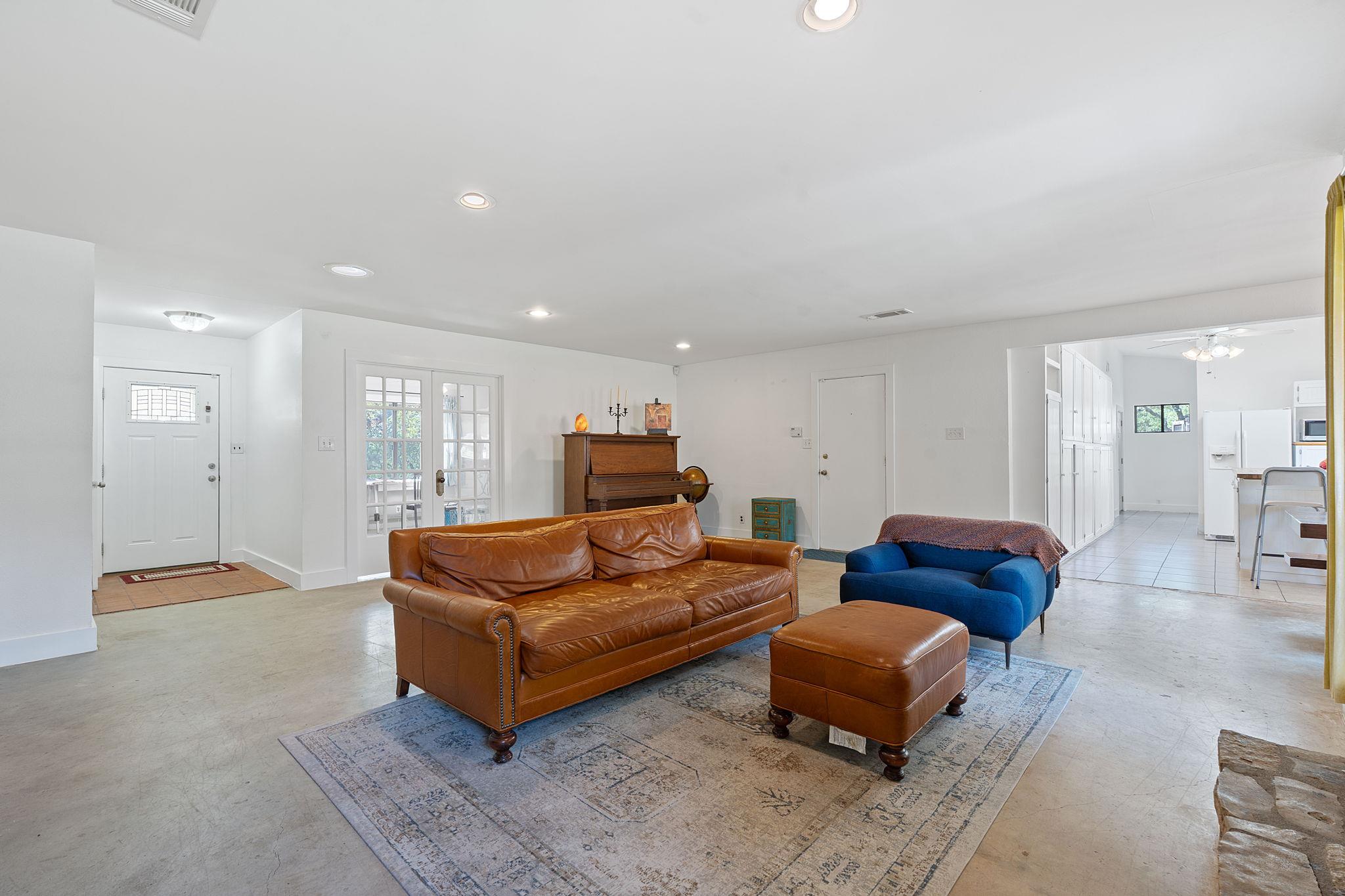 8705 S View Rd, Austin, TX 78737