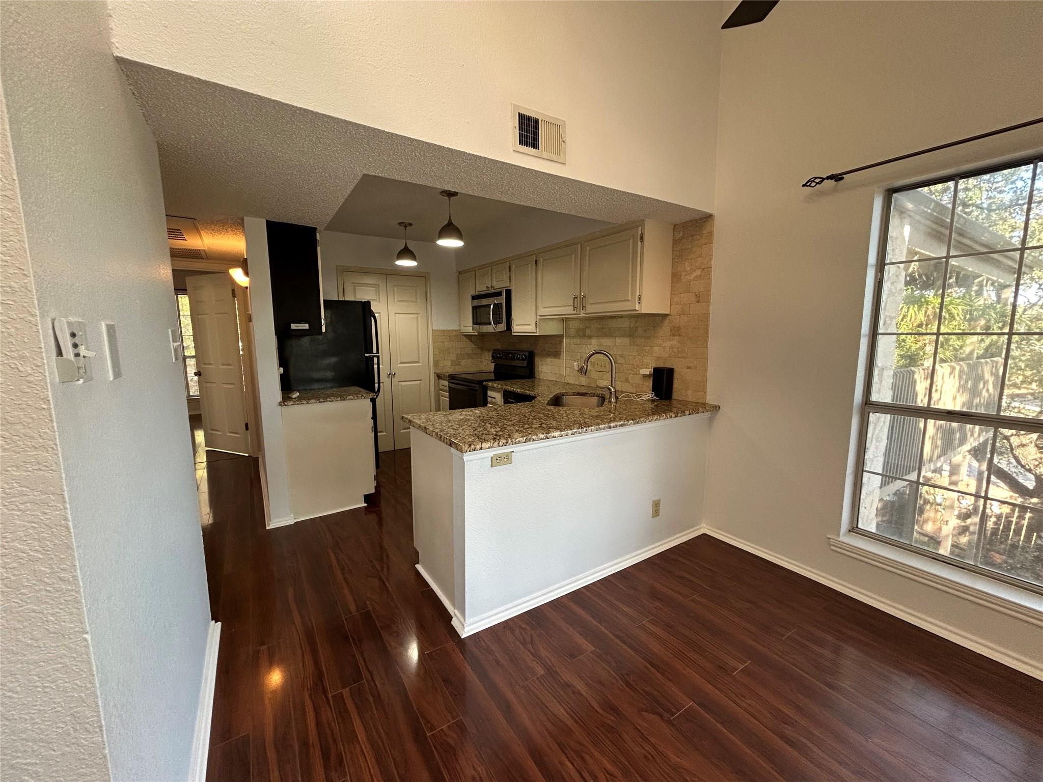 3809 Spicewood Springs Rd # 208, Austin, TX 78759