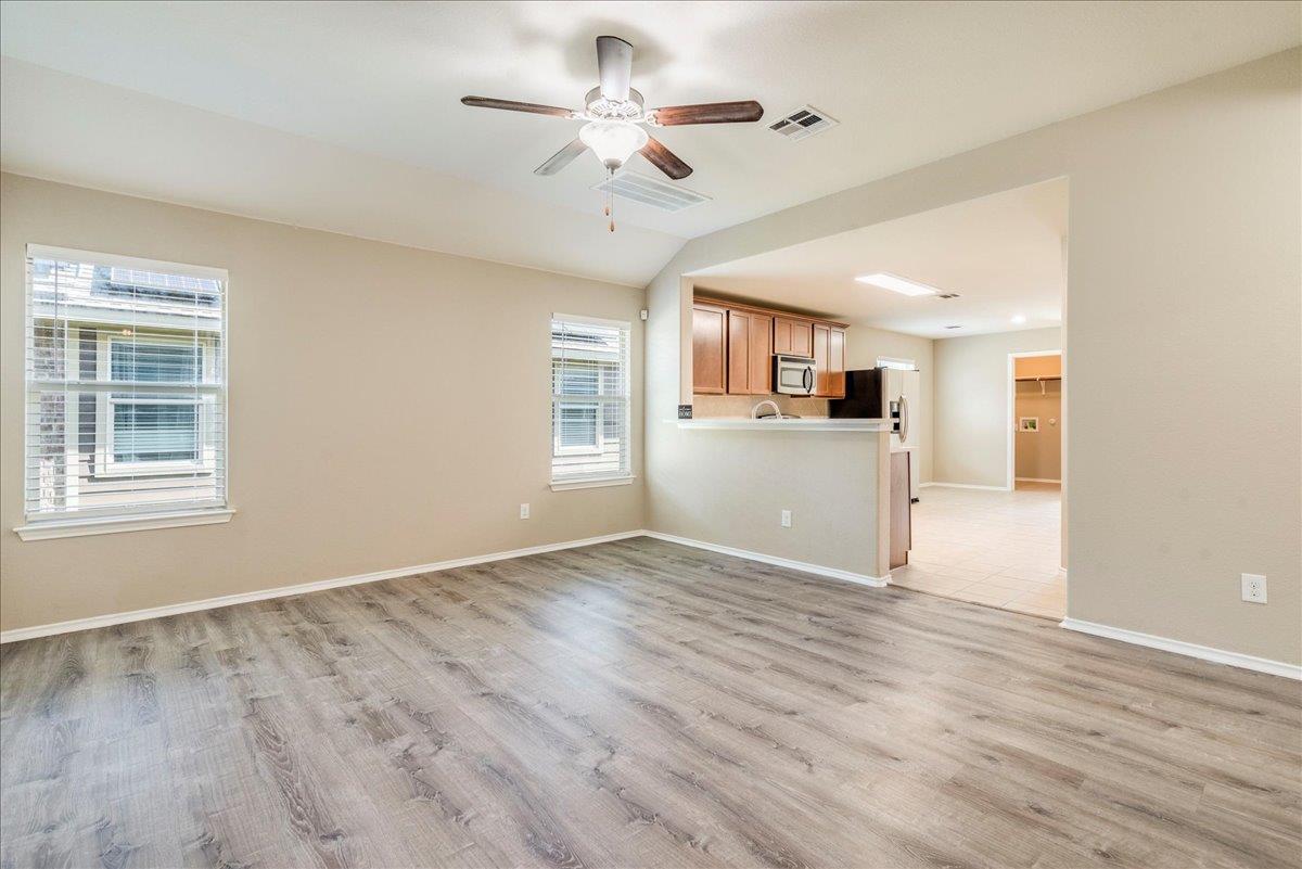 185 Housefinch Loop, Leander, TX 78641