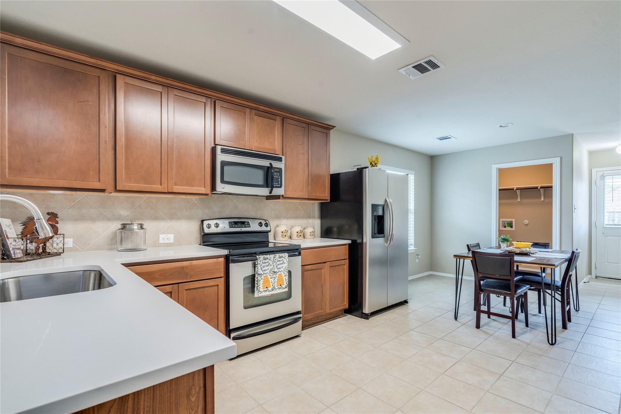 185 Housefinch Loop, Leander, TX 78641