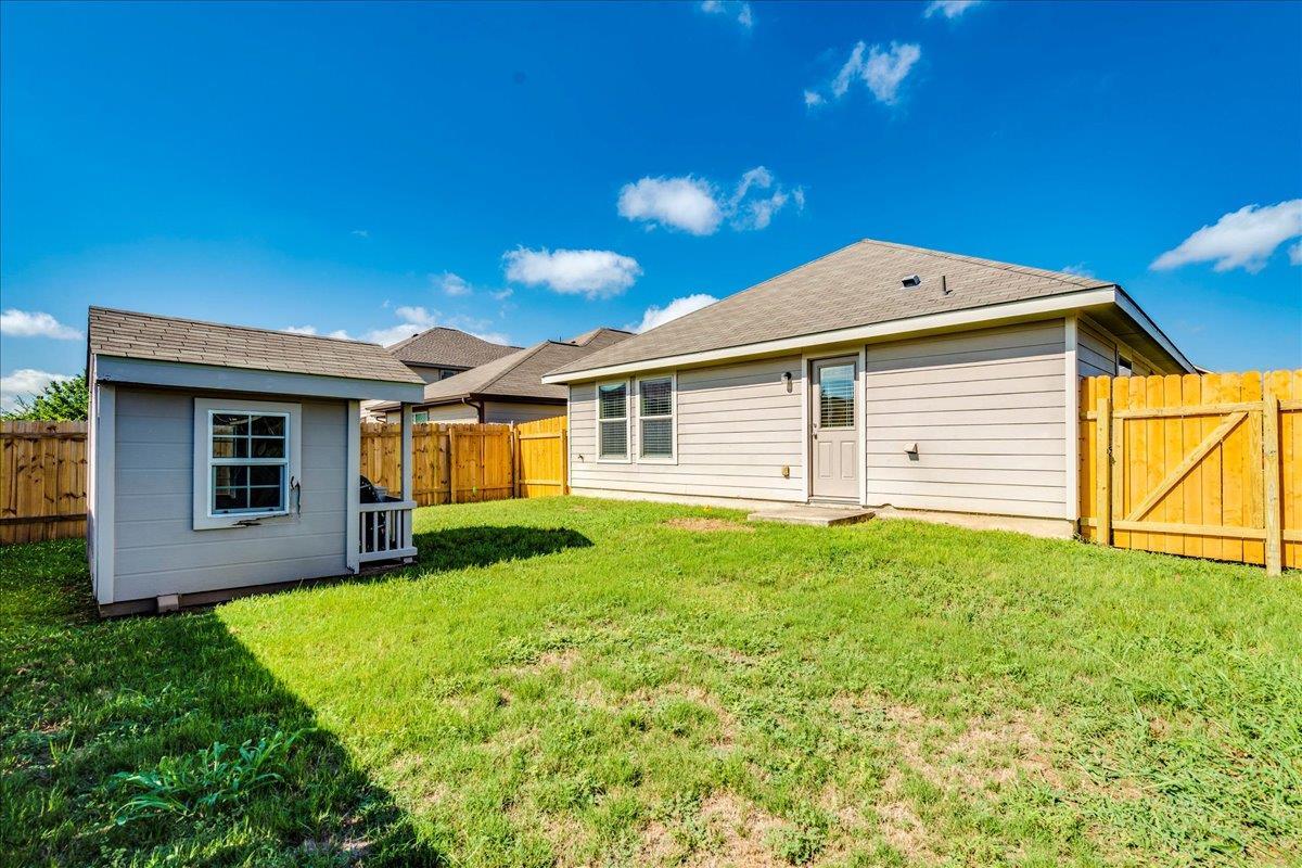 185 Housefinch Loop, Leander, TX 78641