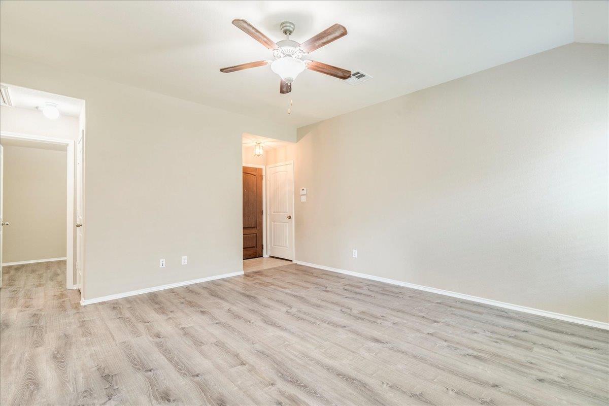 185 Housefinch Loop, Leander, TX 78641