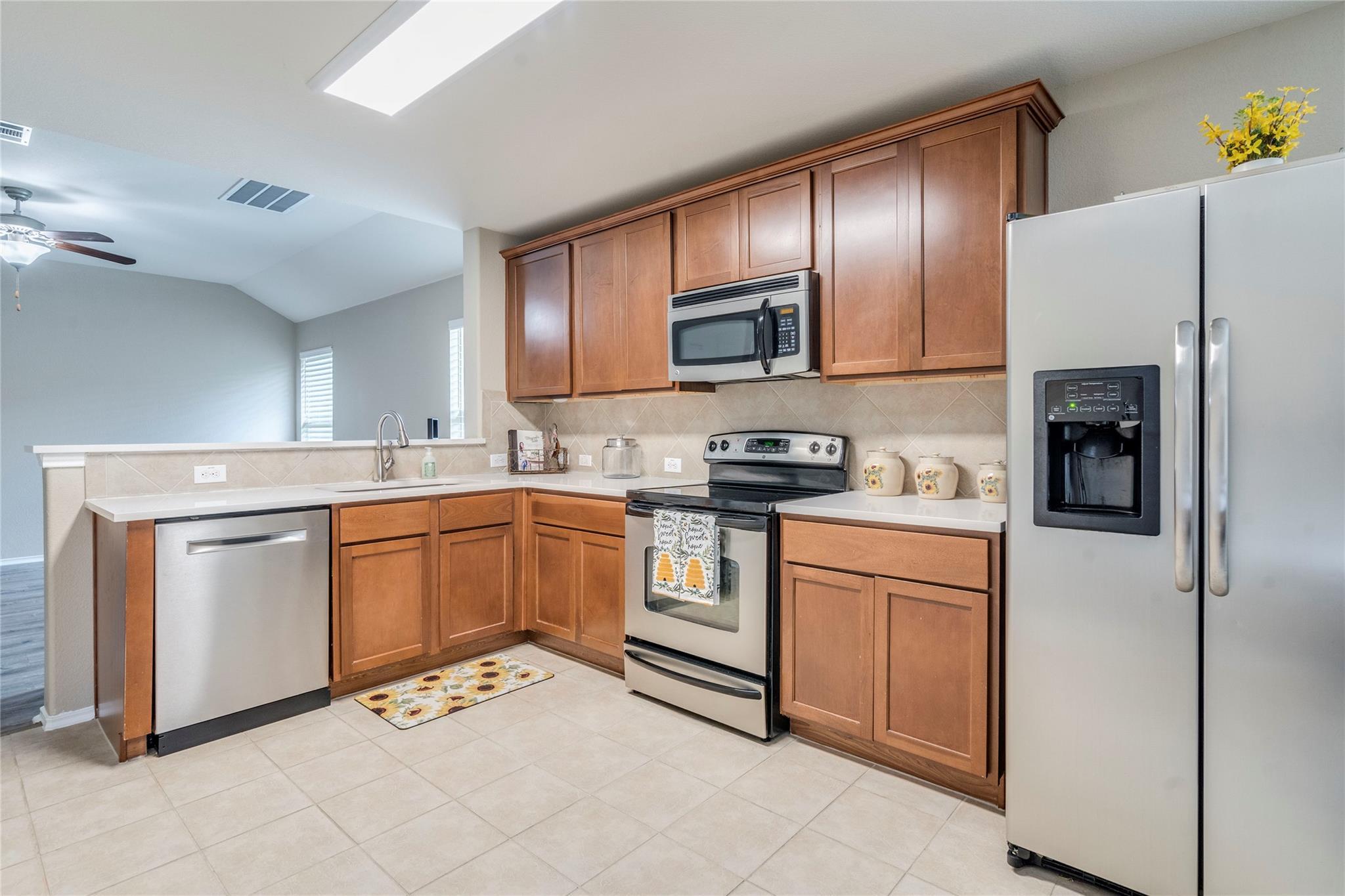 185 Housefinch Loop, Leander, TX 78641