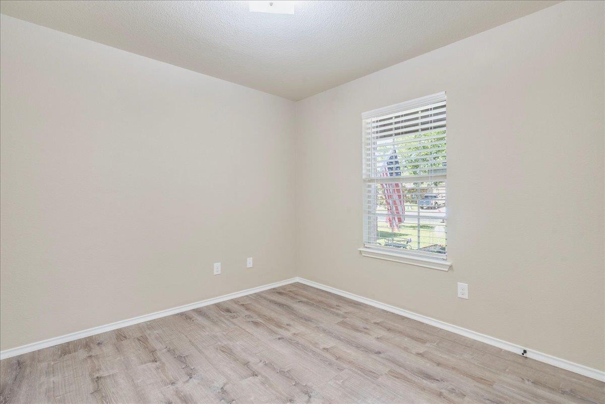 185 Housefinch Loop, Leander, TX 78641