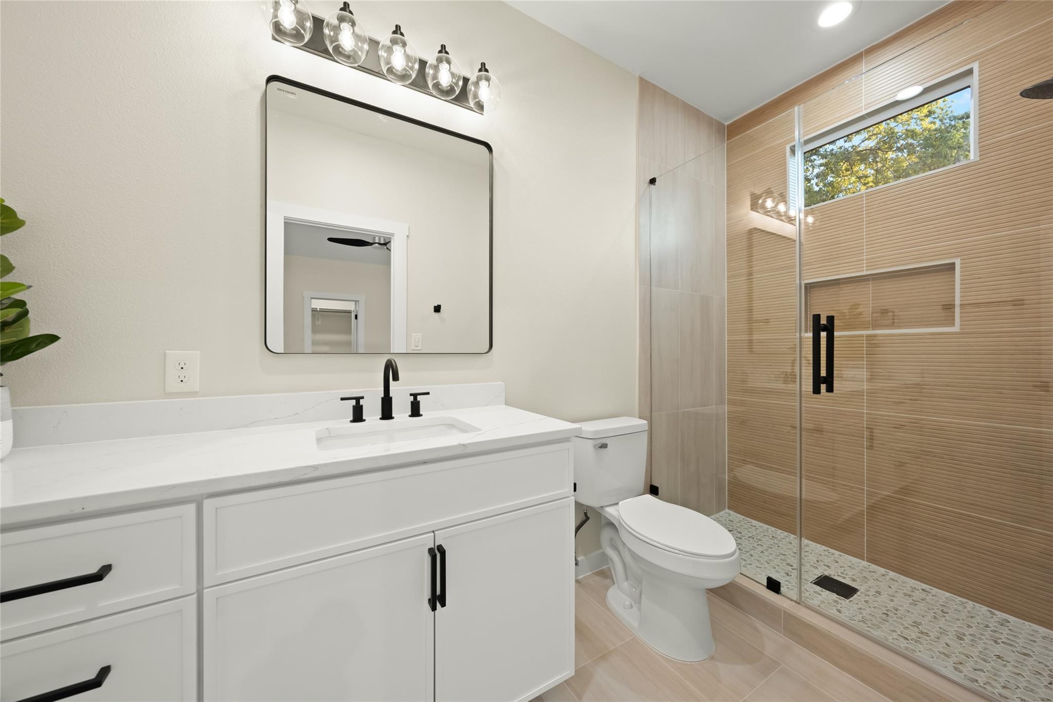 901 Redd St # 2, Austin, TX 78745