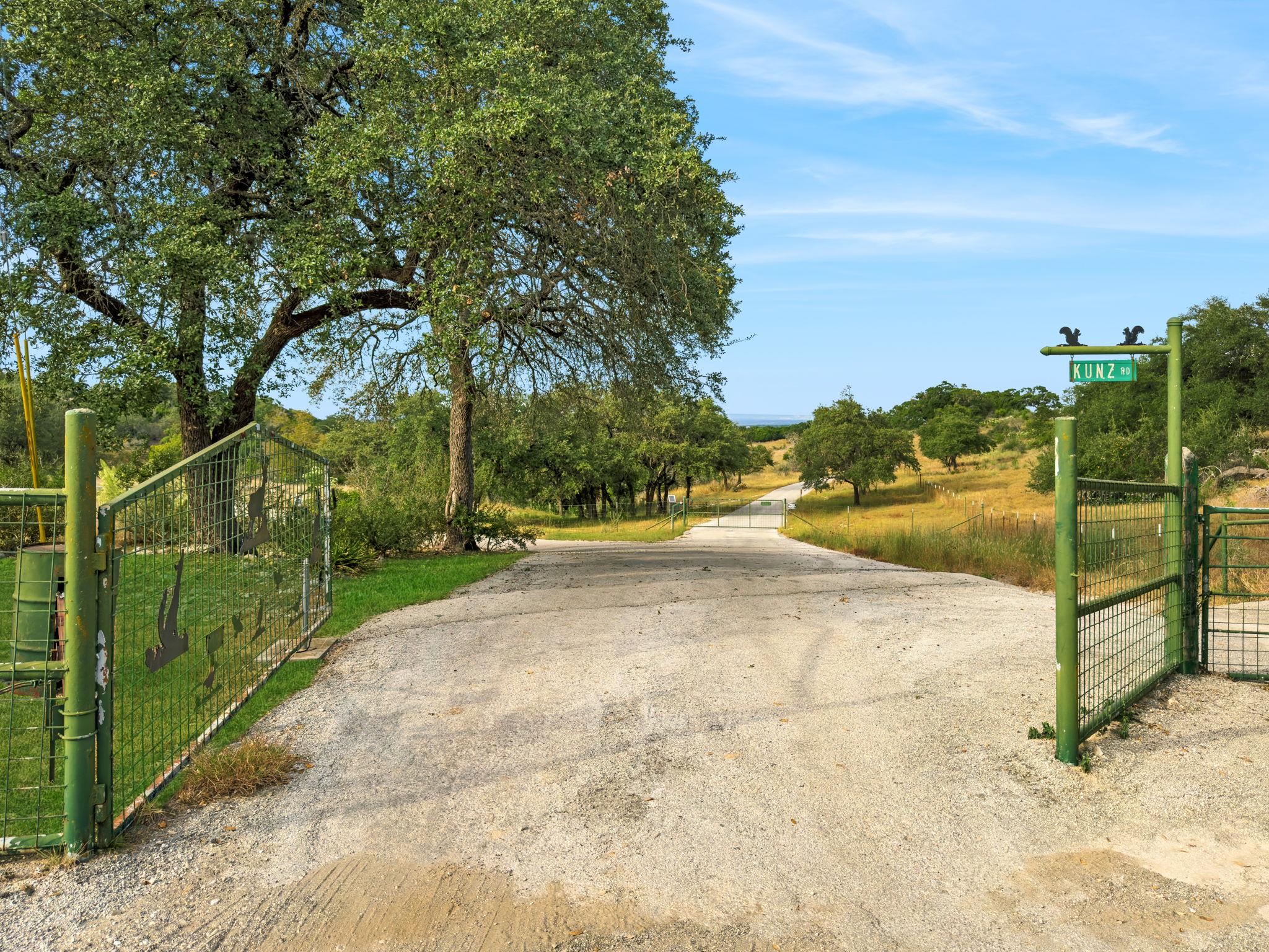 128 Skylight Trail Trl, Boerne, TX 78006