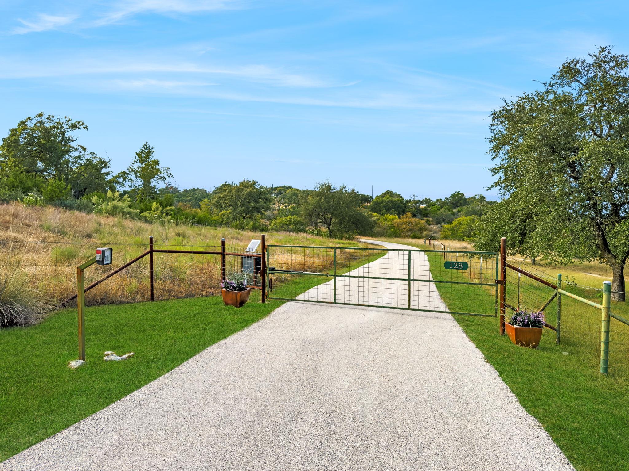 128 Skylight Trail Trl, Boerne, TX 78006