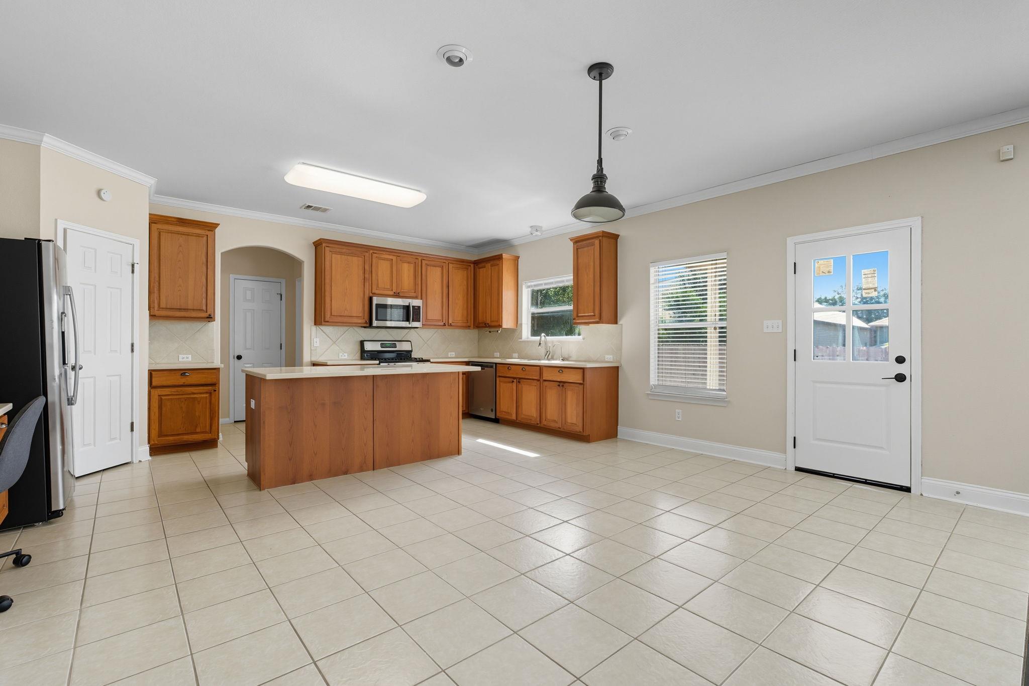 2338 Brookhollow Ter, Georgetown, TX 78626