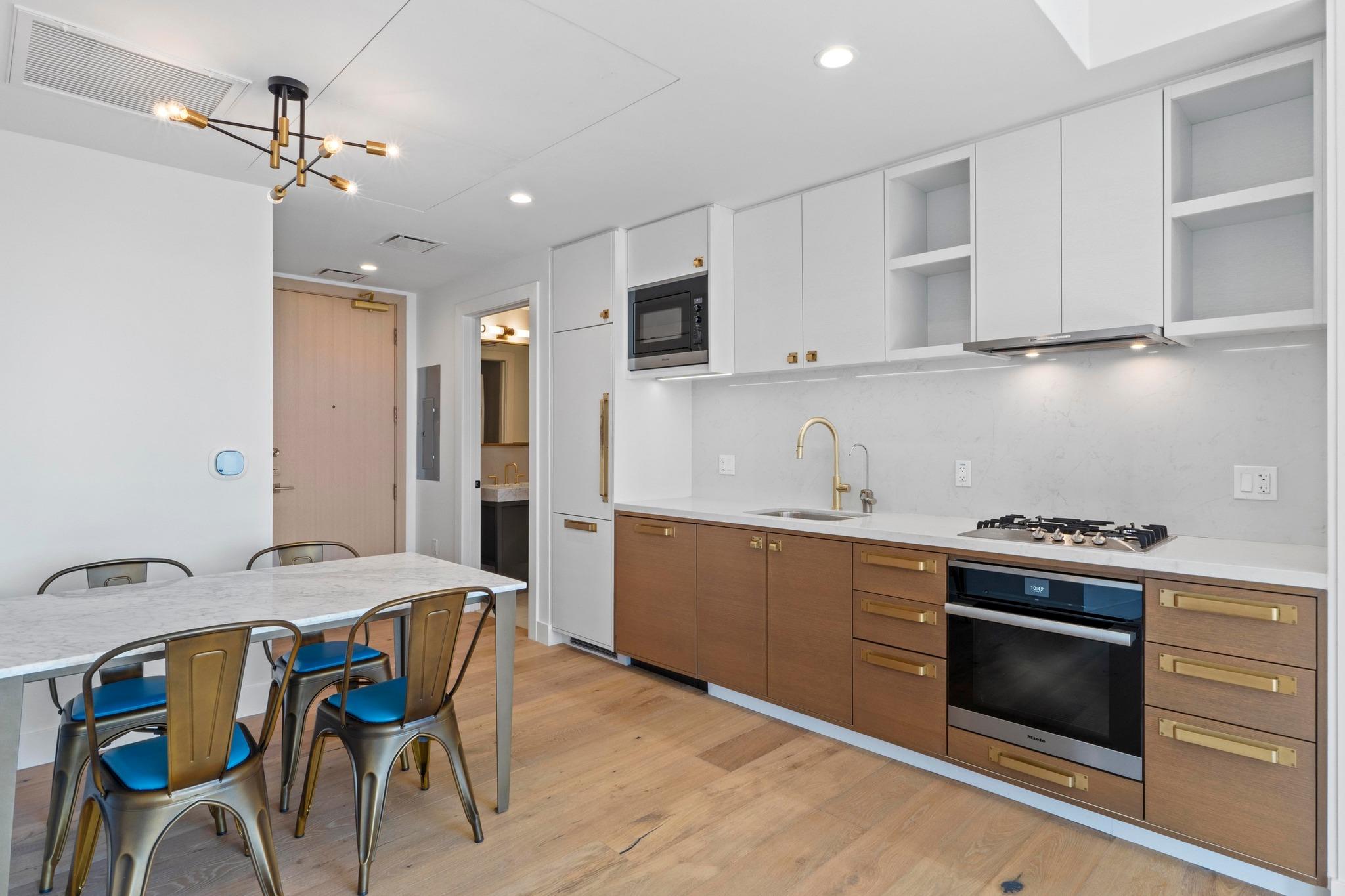 70 Rainey St # 1303, Austin, TX 78701