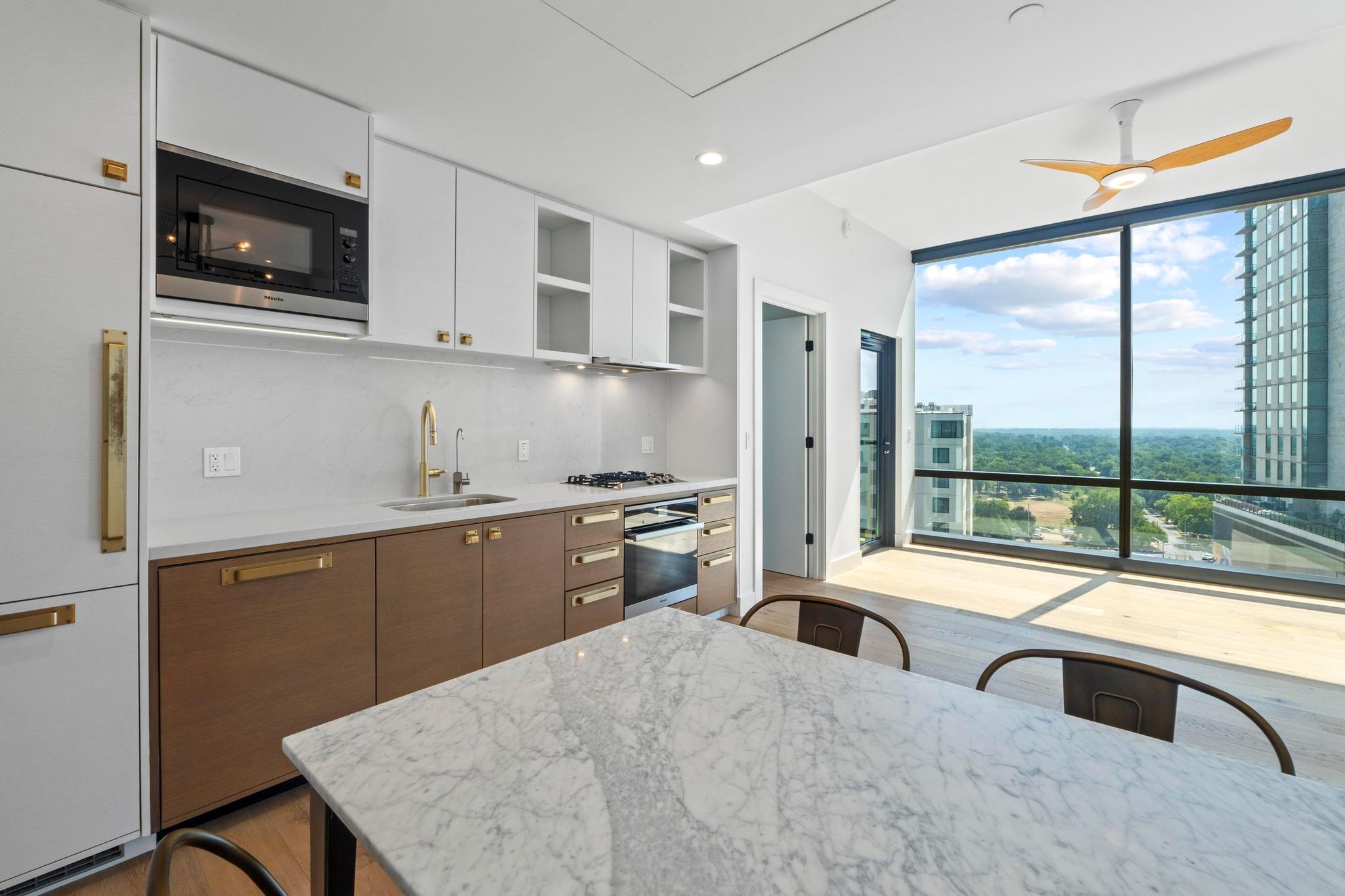 70 Rainey St # 1303, Austin, TX 78701