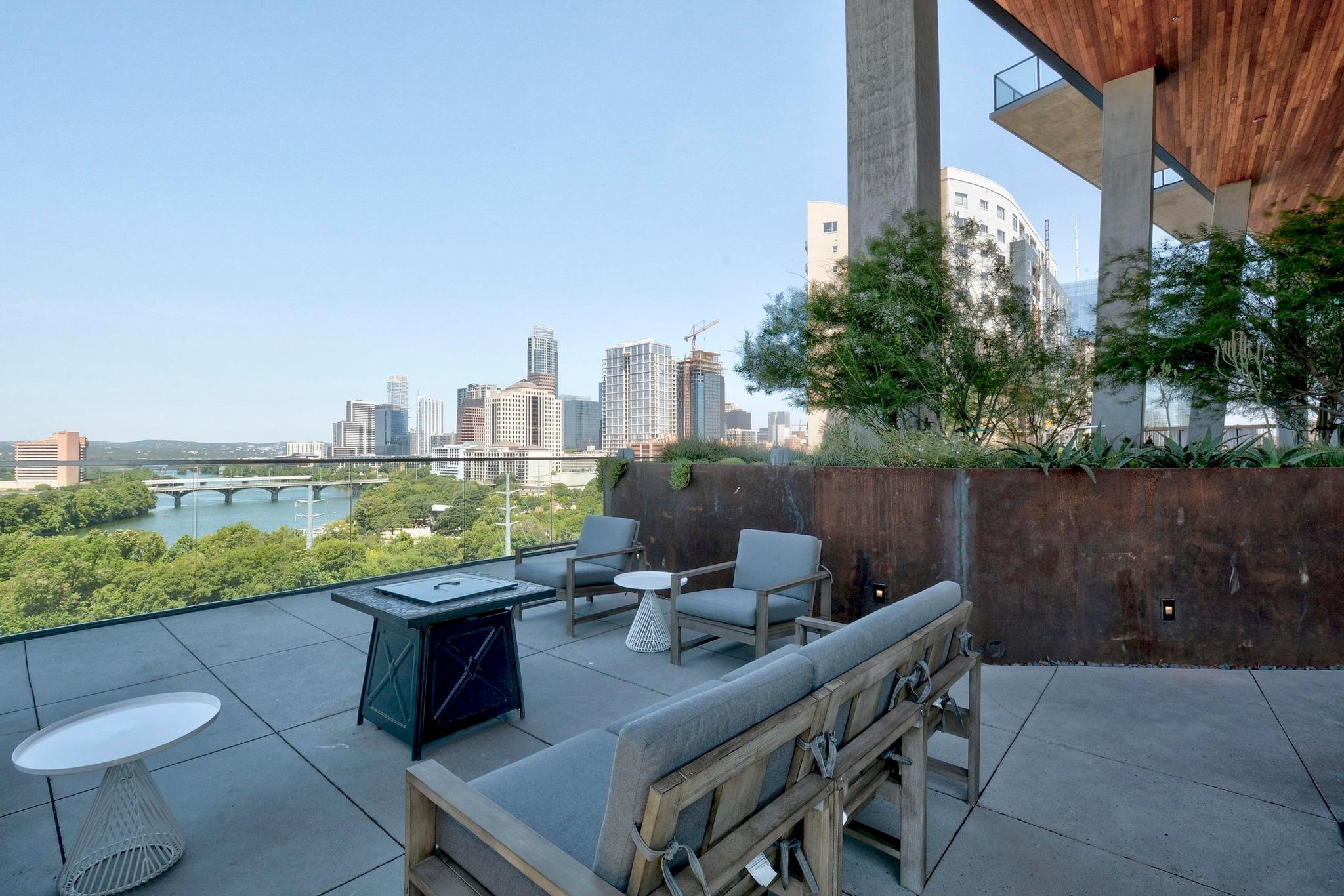 70 Rainey St # 1303, Austin, TX 78701