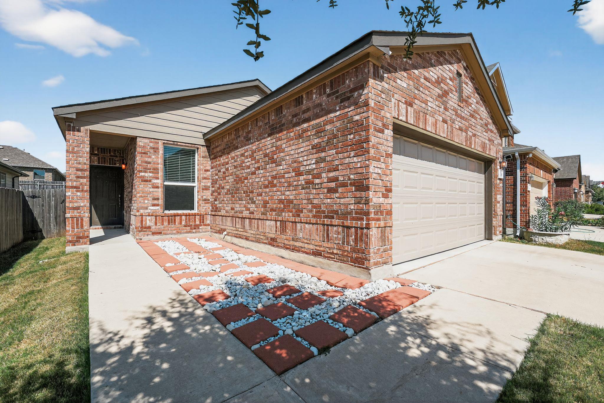 6308 Albany Sleigh Dr, Del Valle, TX 78617