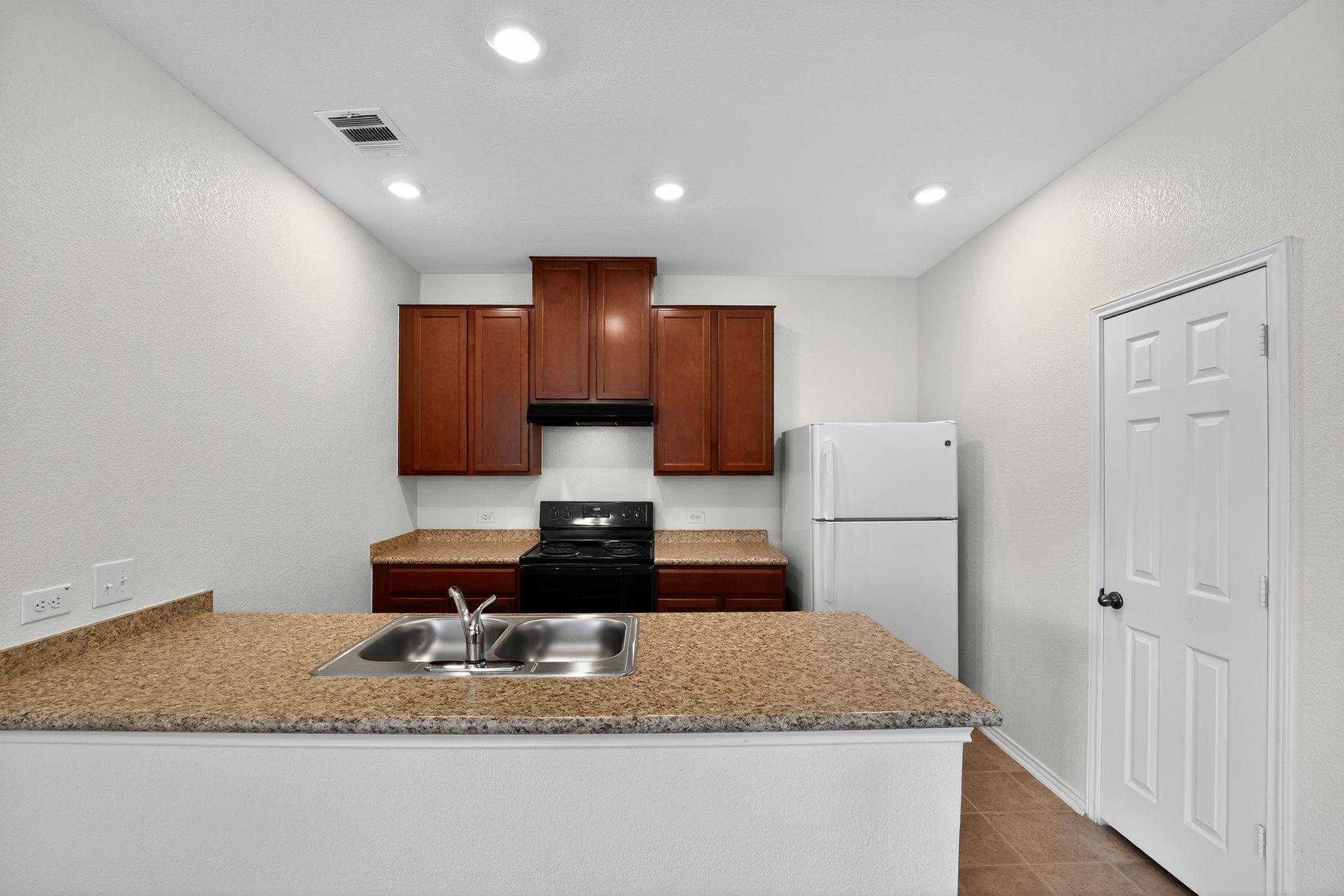 6308 Albany Sleigh Dr, Del Valle, TX 78617