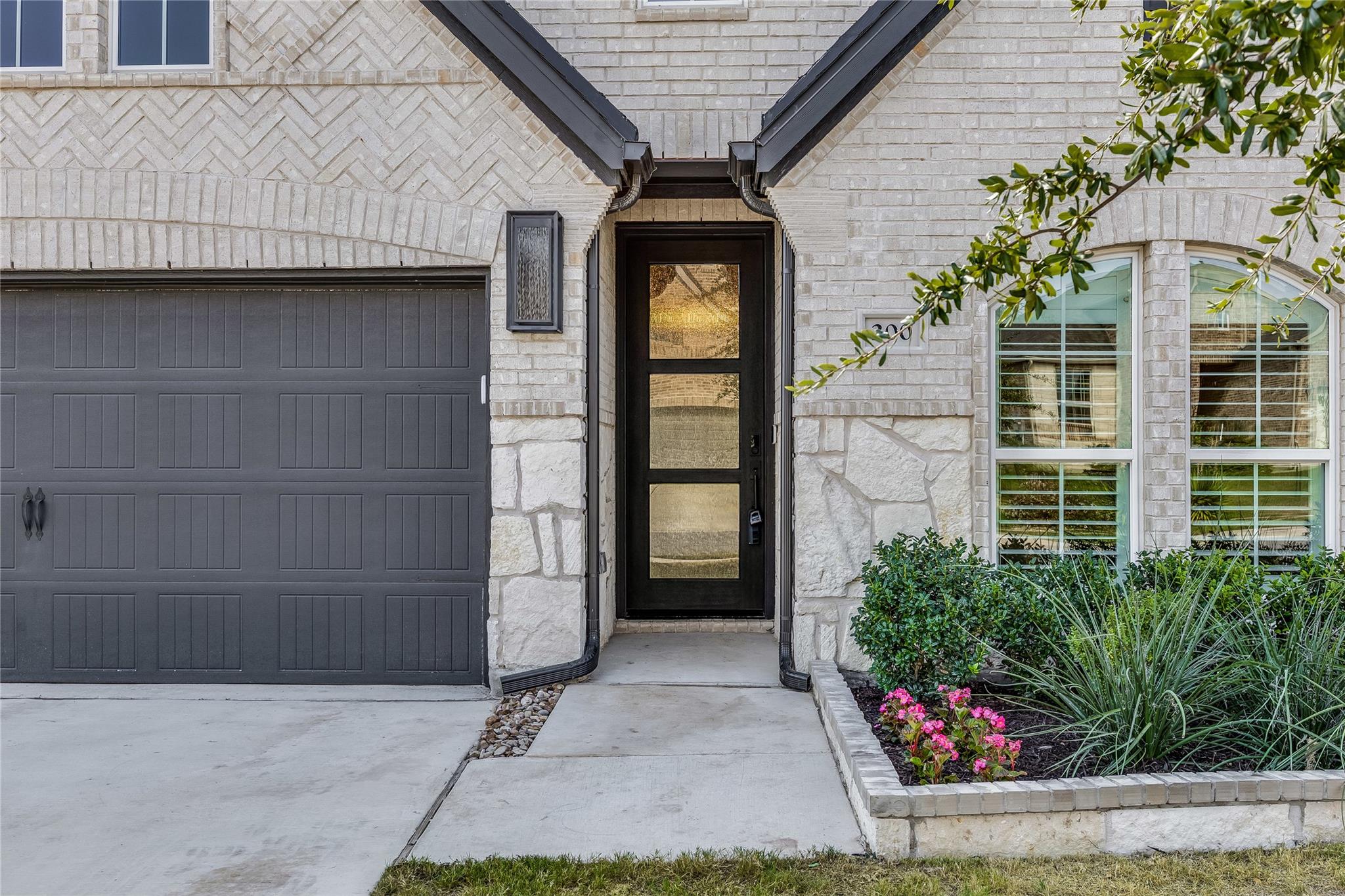 200 Green Knoll Ln, Georgetown, TX 78628